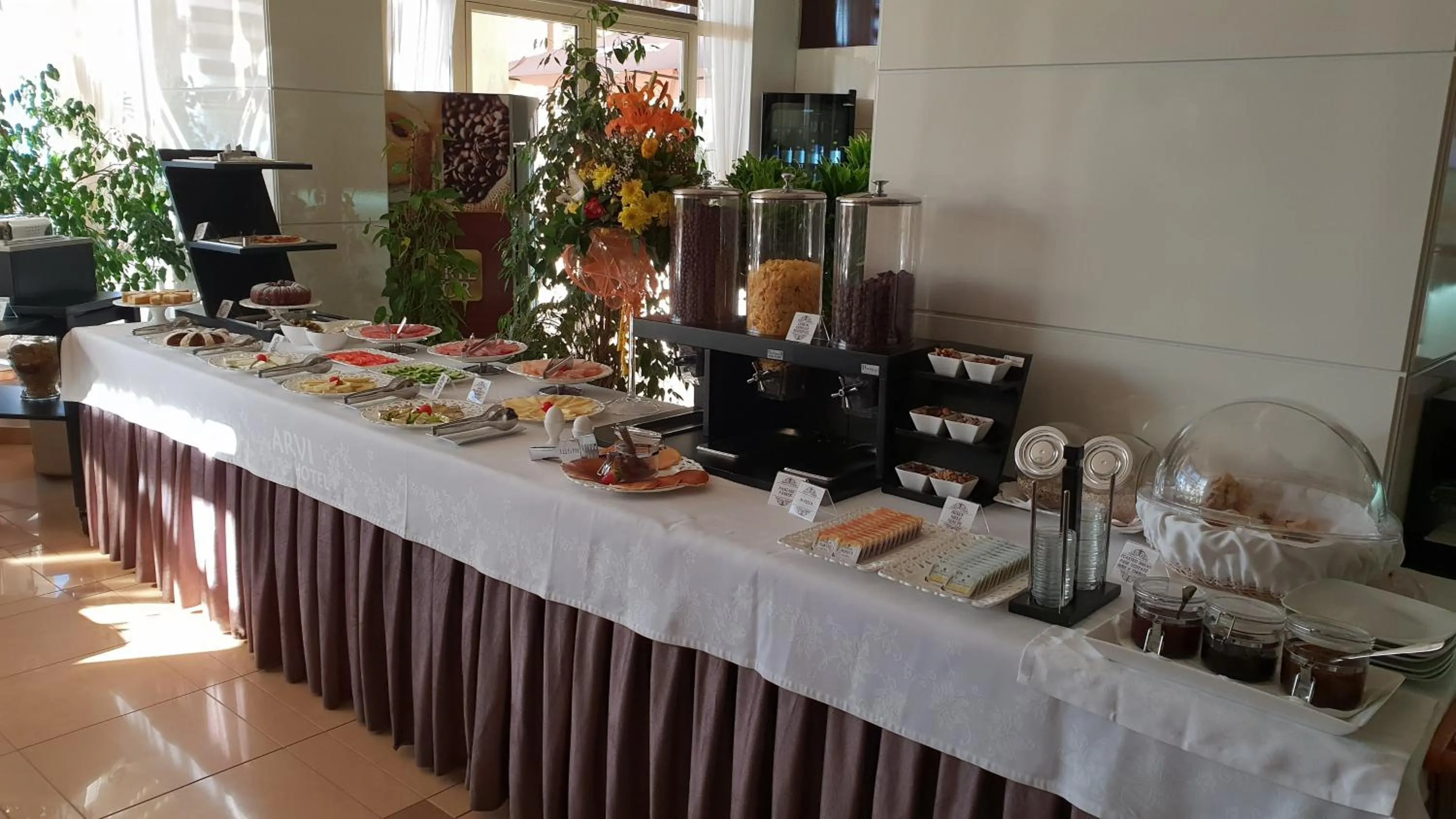 Continental breakfast in Hotel Arvi