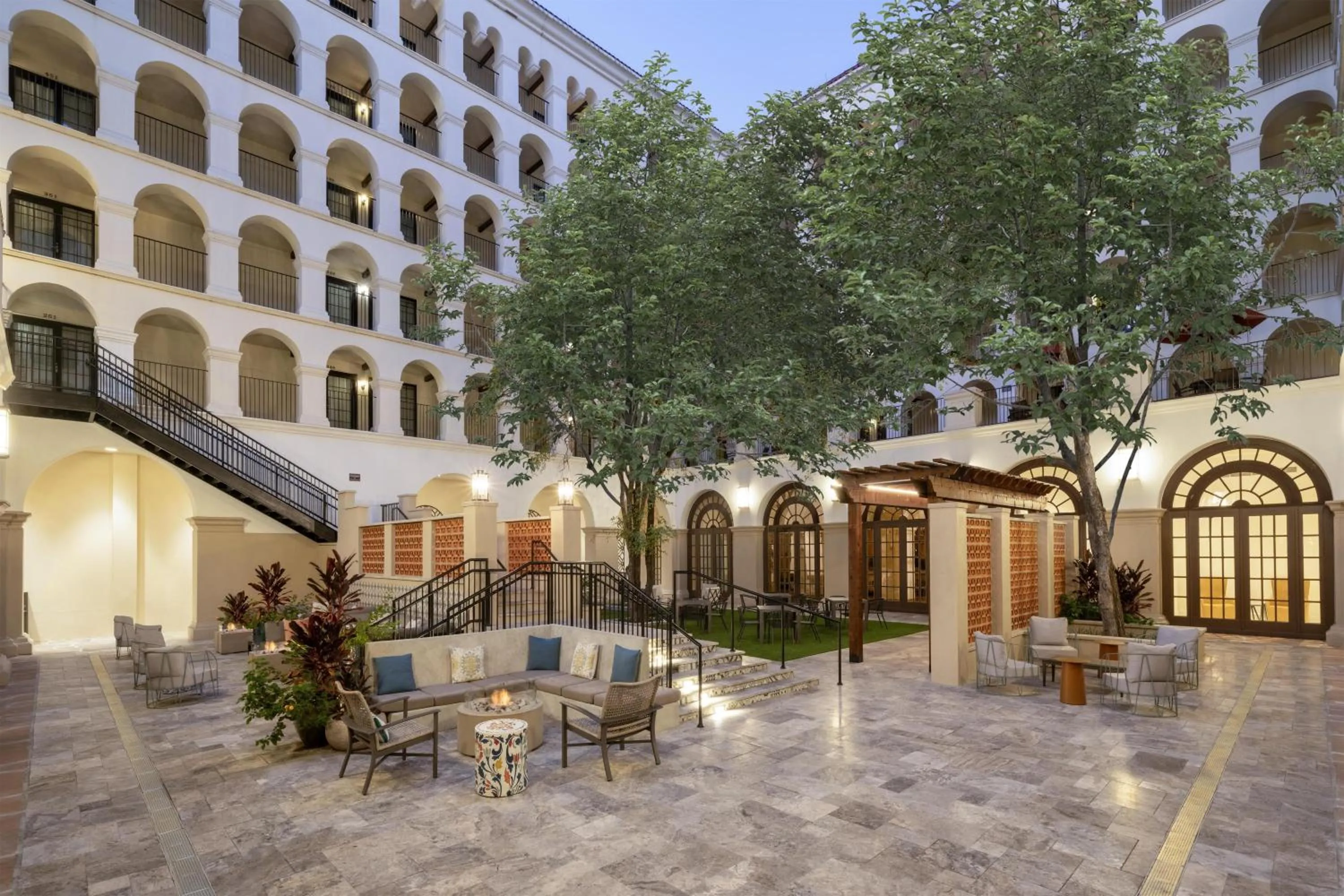 Inner courtyard view in DoubleTree by Hilton Austin