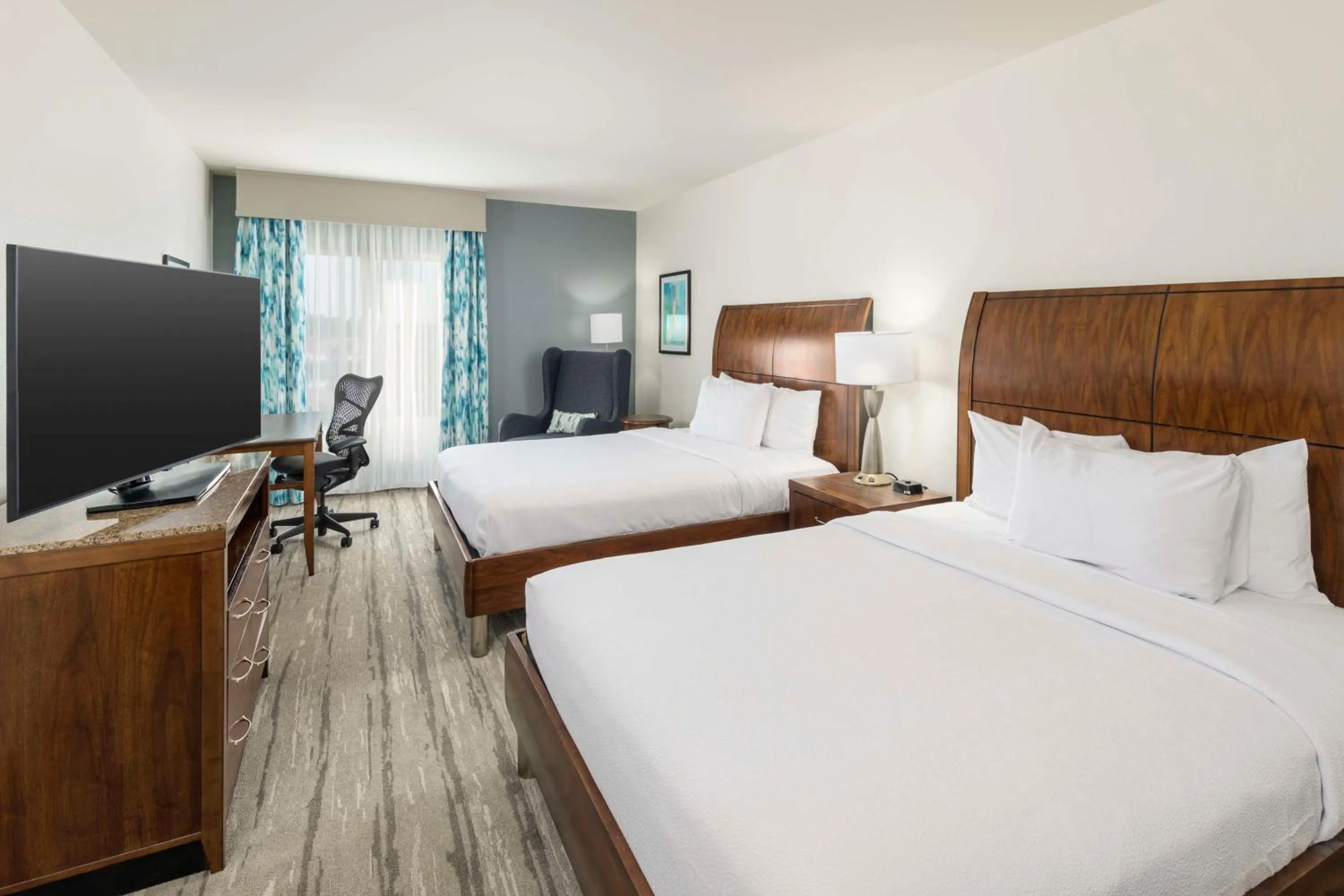 Bedroom, Bed in Hilton Garden Inn Boca Raton