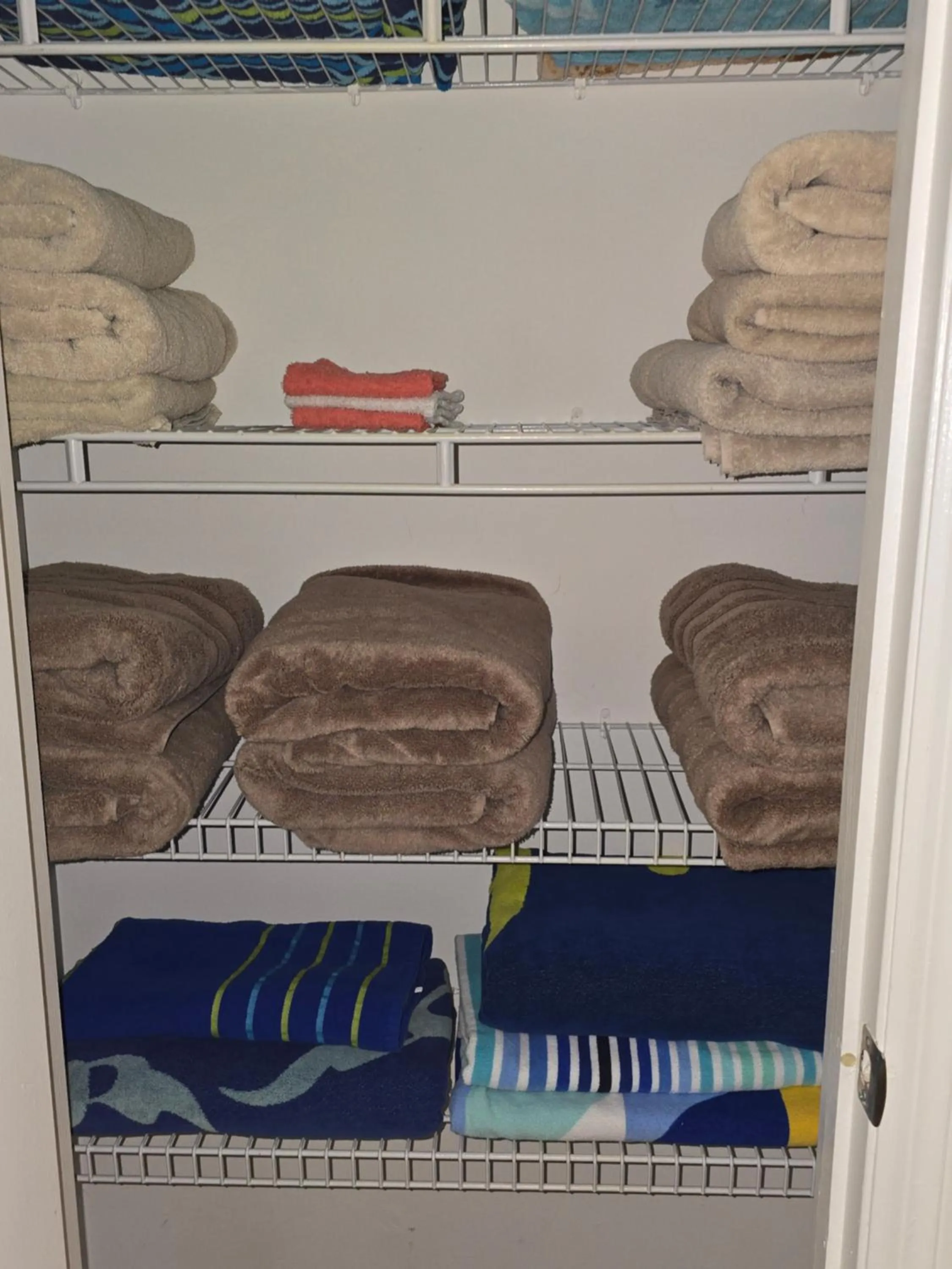 Beautiful Condo Close to Busch Gardens