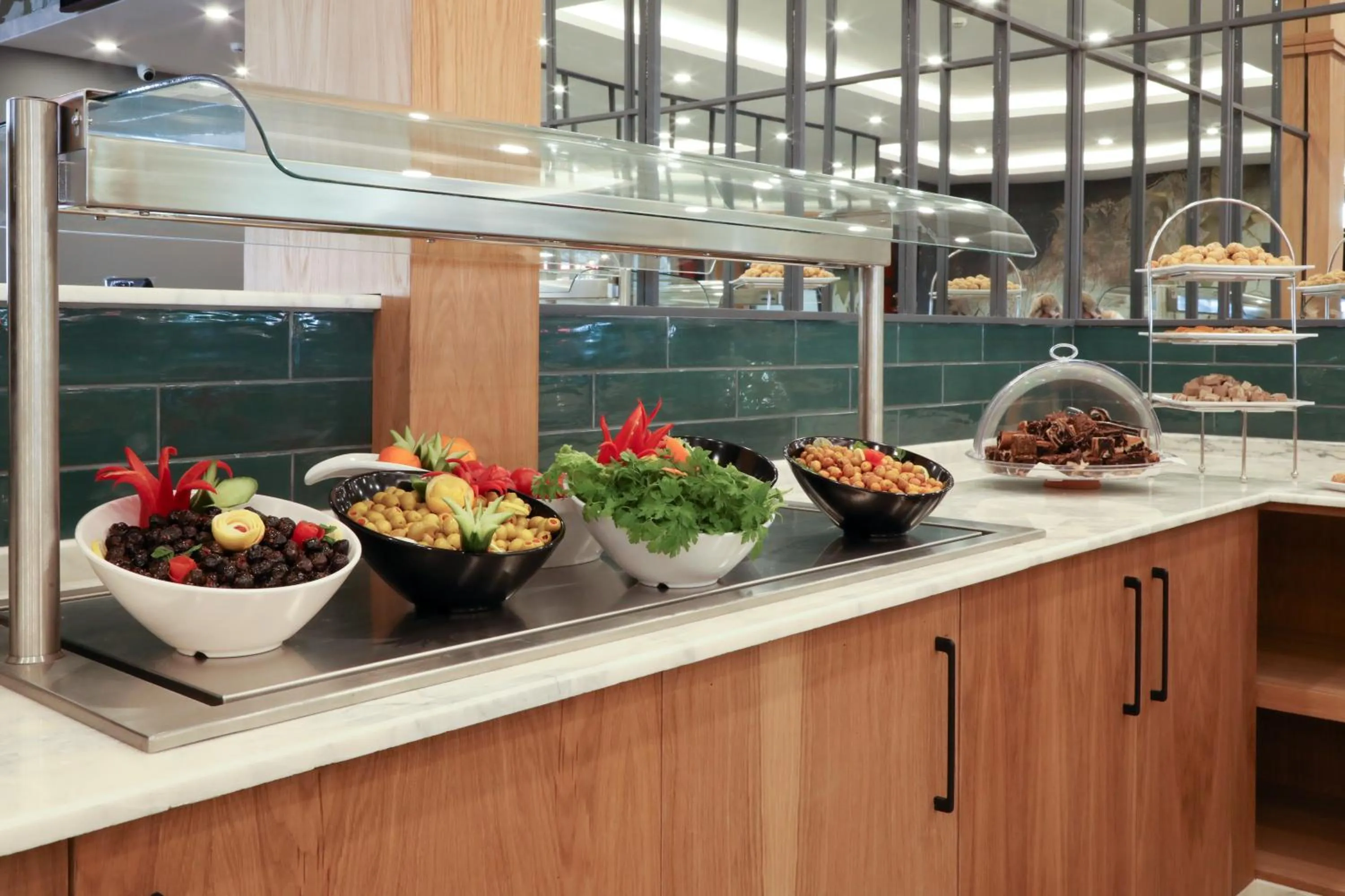 Restaurant/places to eat in Expoist Hotel