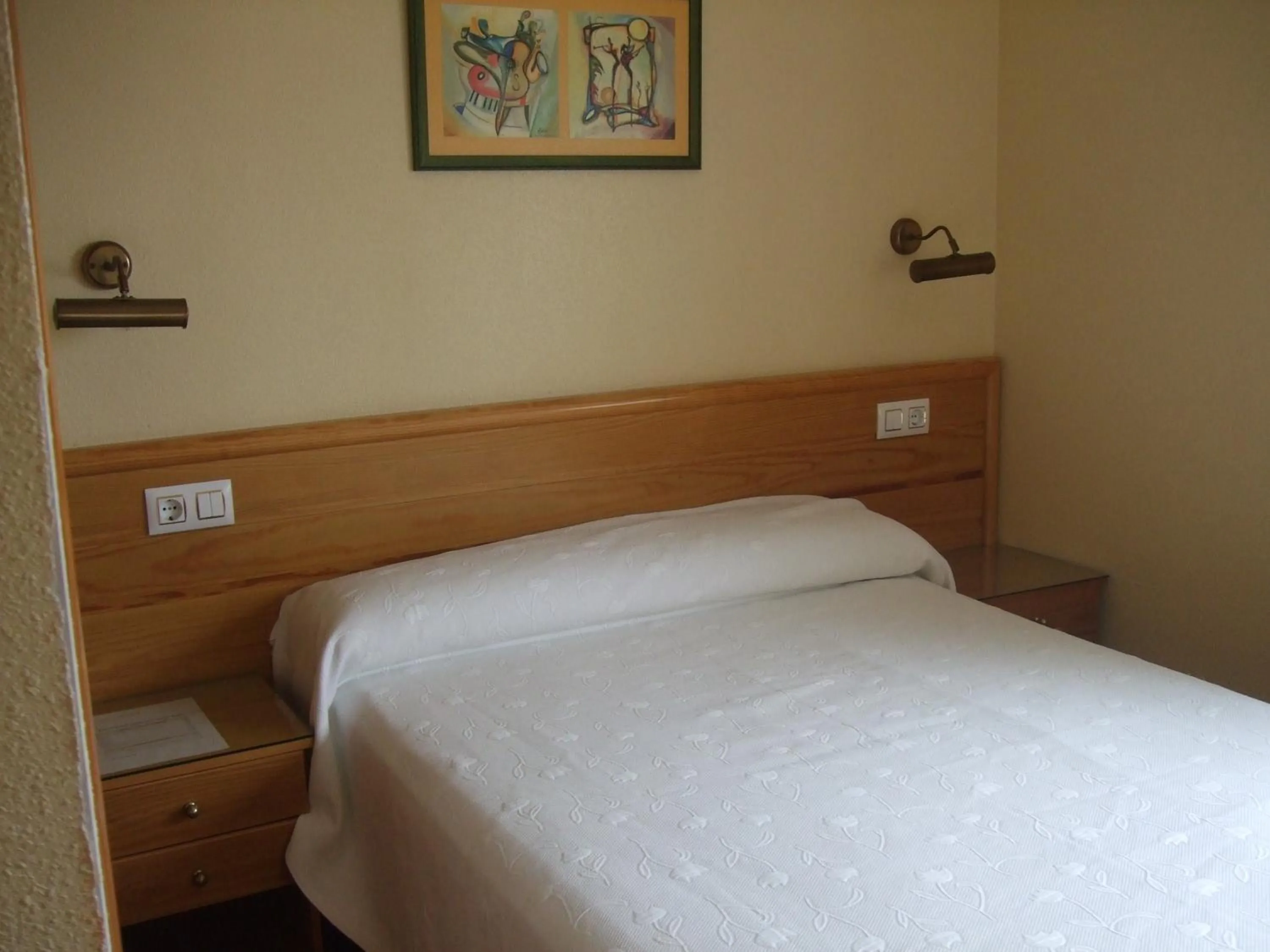 Photo of the whole room, Bed in Hotel Los Molinos