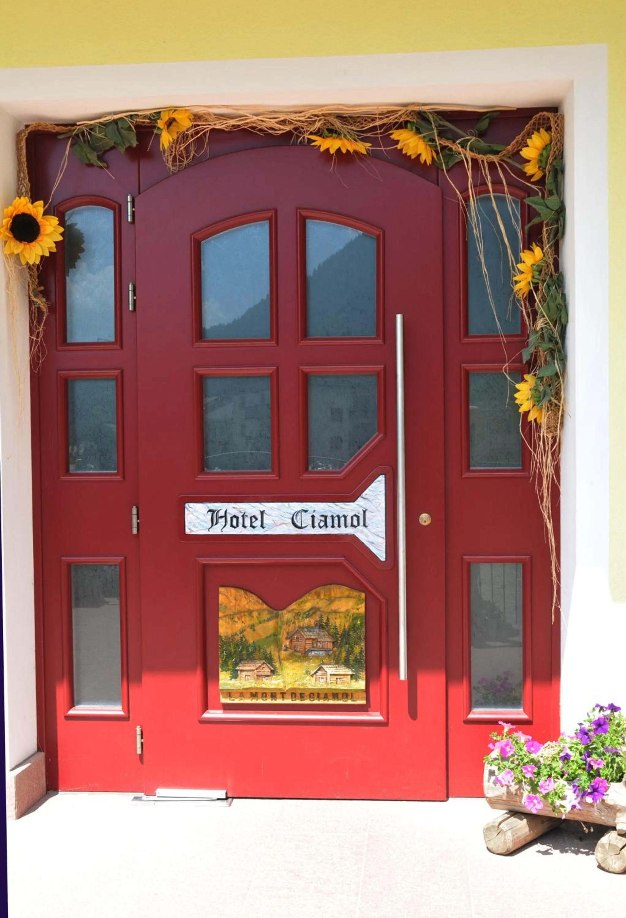 Facade/entrance in Hotel Ciamol