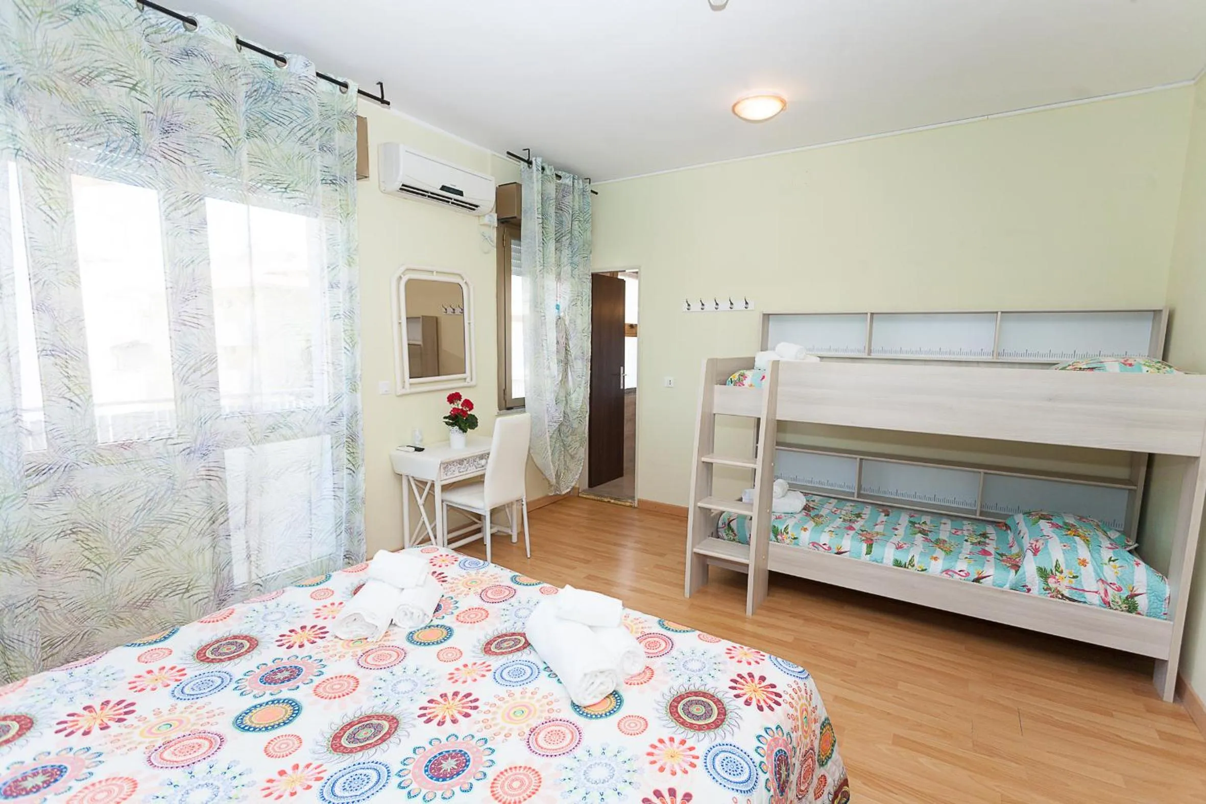 Bed in Hotel Romantik & Depandance