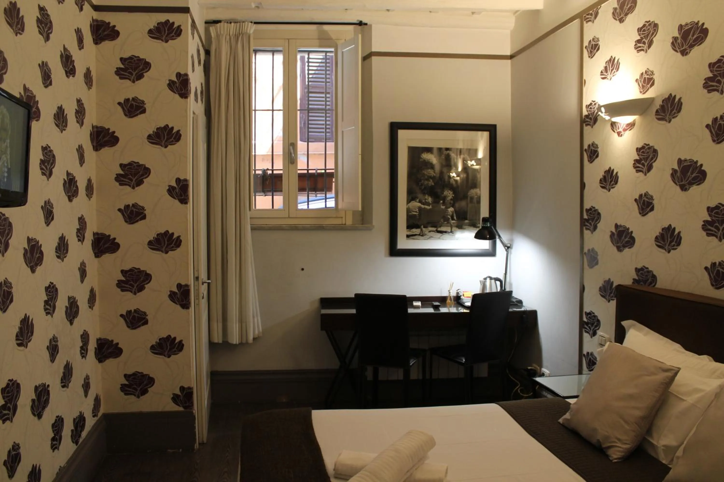 Photo of the whole room, Bed in Relais Palazzo Taverna
