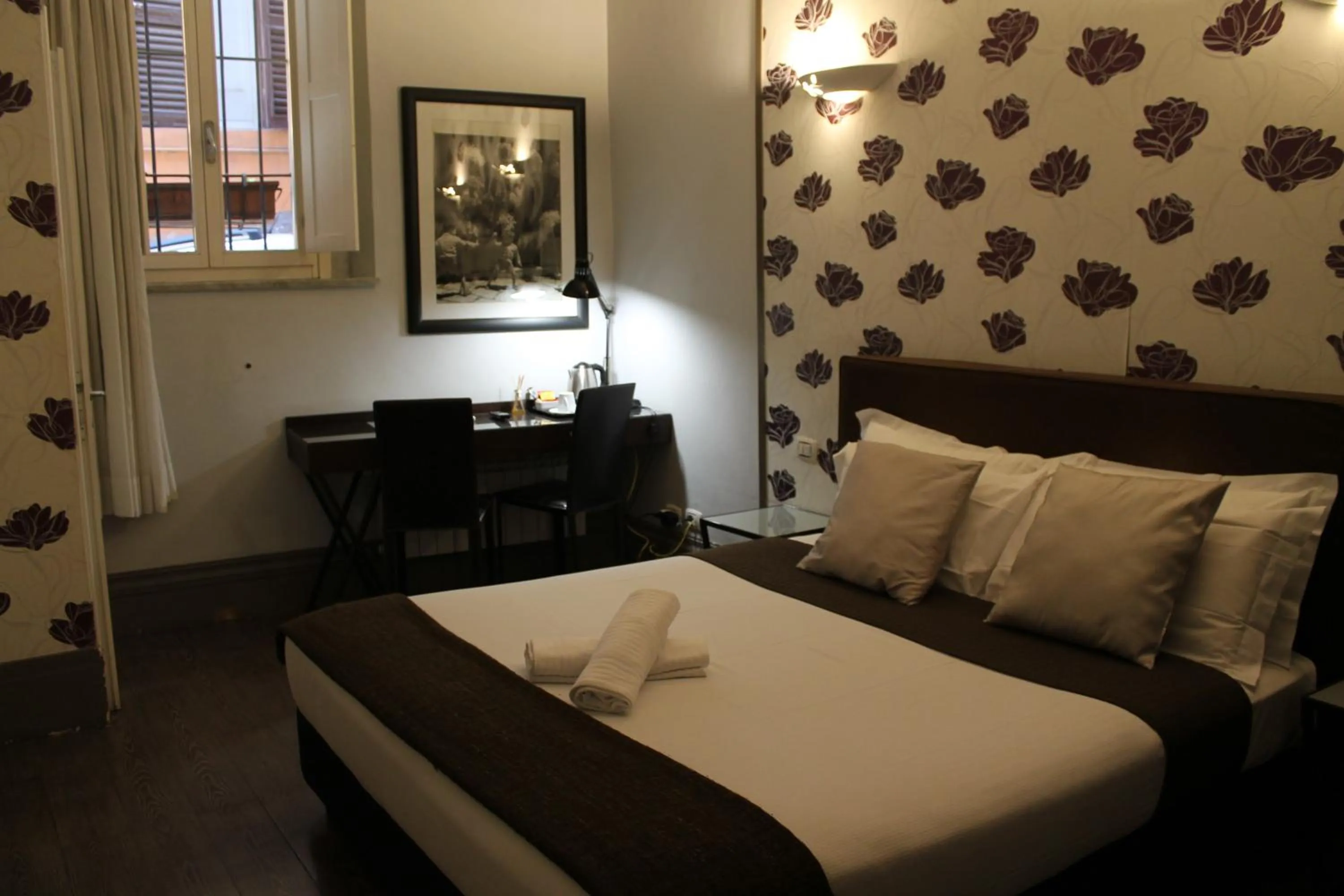 Photo of the whole room, Bed in Relais Palazzo Taverna