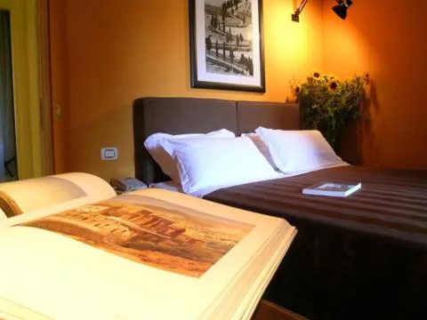 Photo of the whole room, Bed in Relais Palazzo Taverna