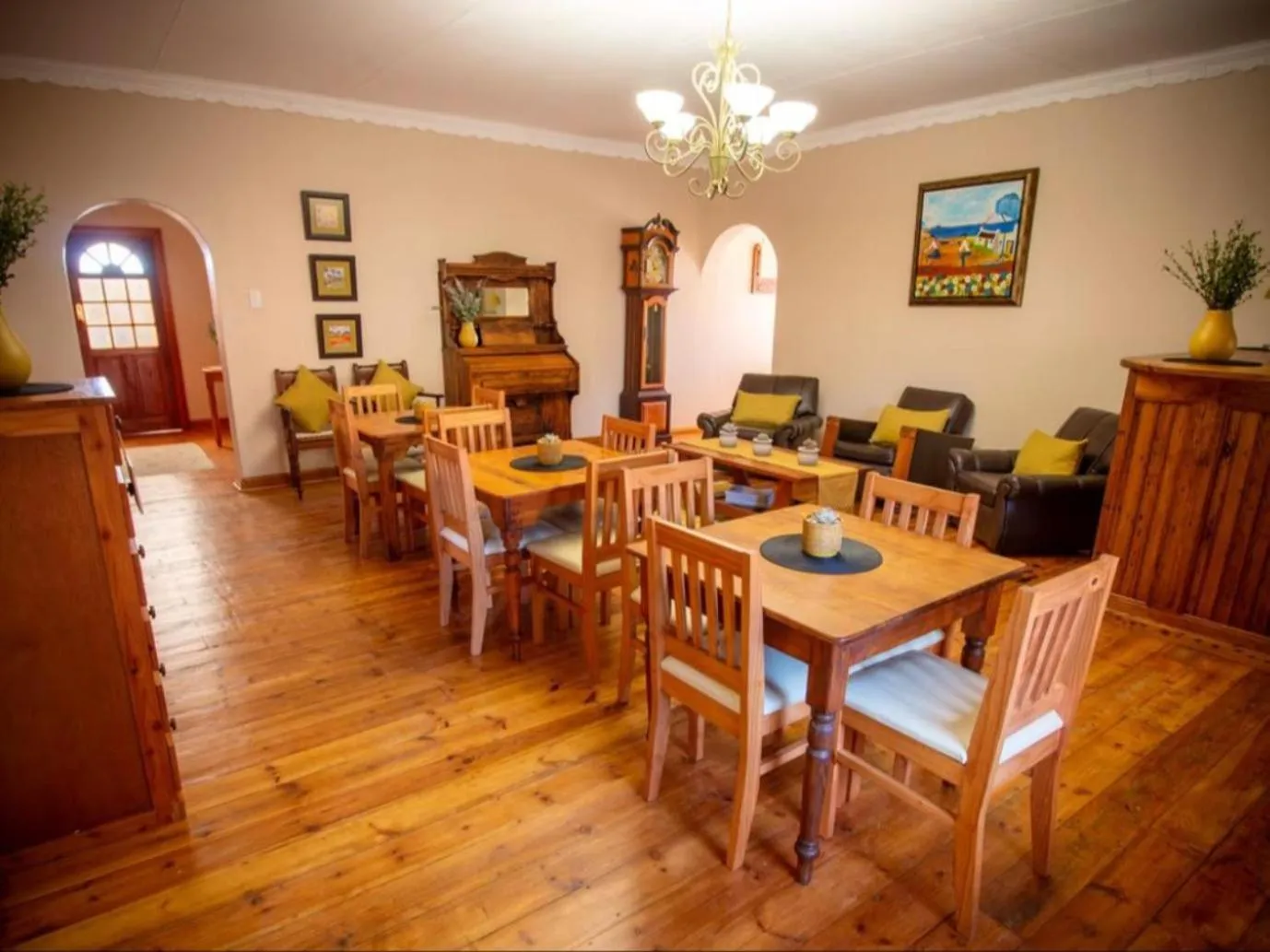 Dining area in Donsveertjie Gasteplaas & Venue