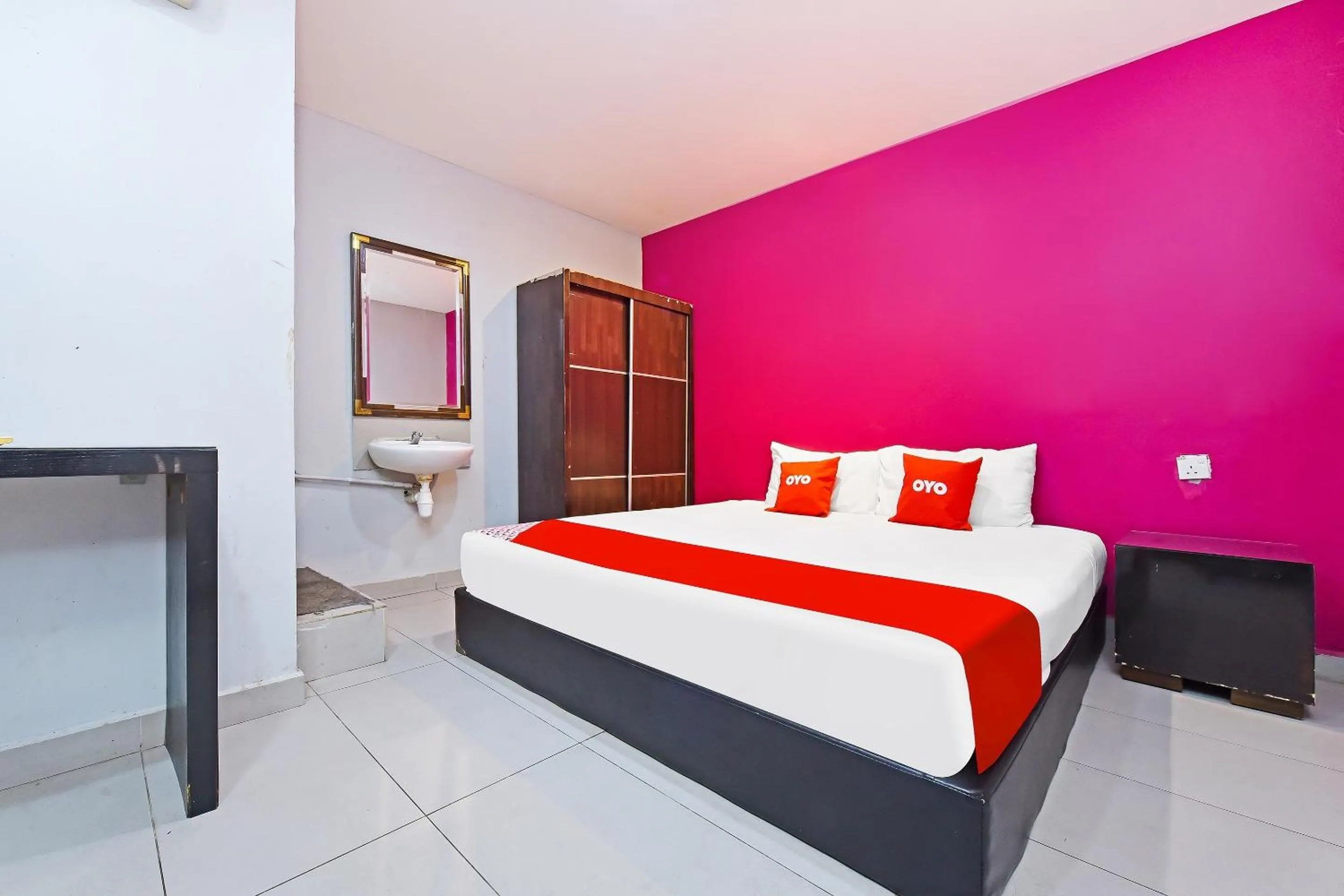 Bedroom, Bed in Hotel O Elwarda Klcity