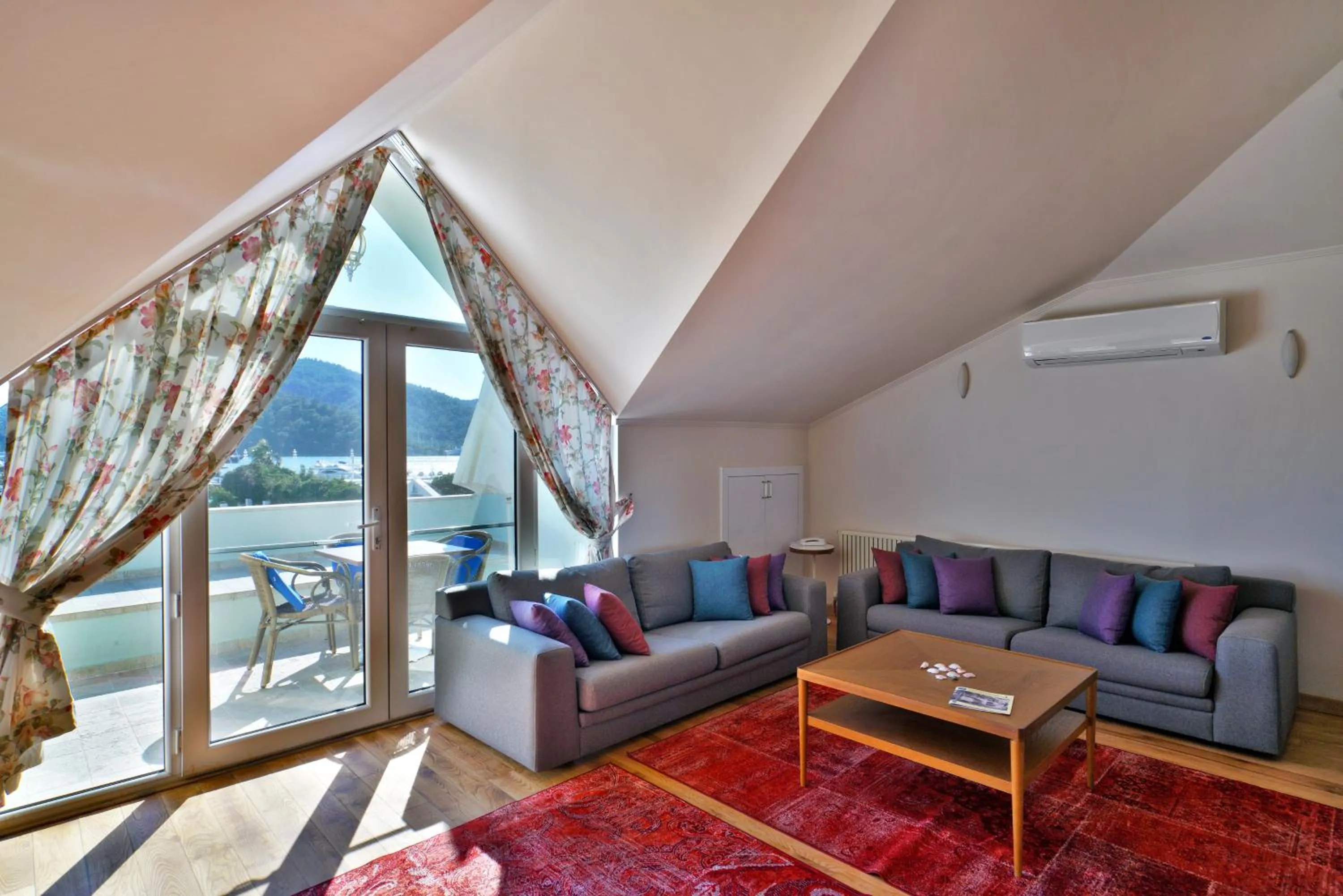 Living room in Dedeminn Marina Hotel