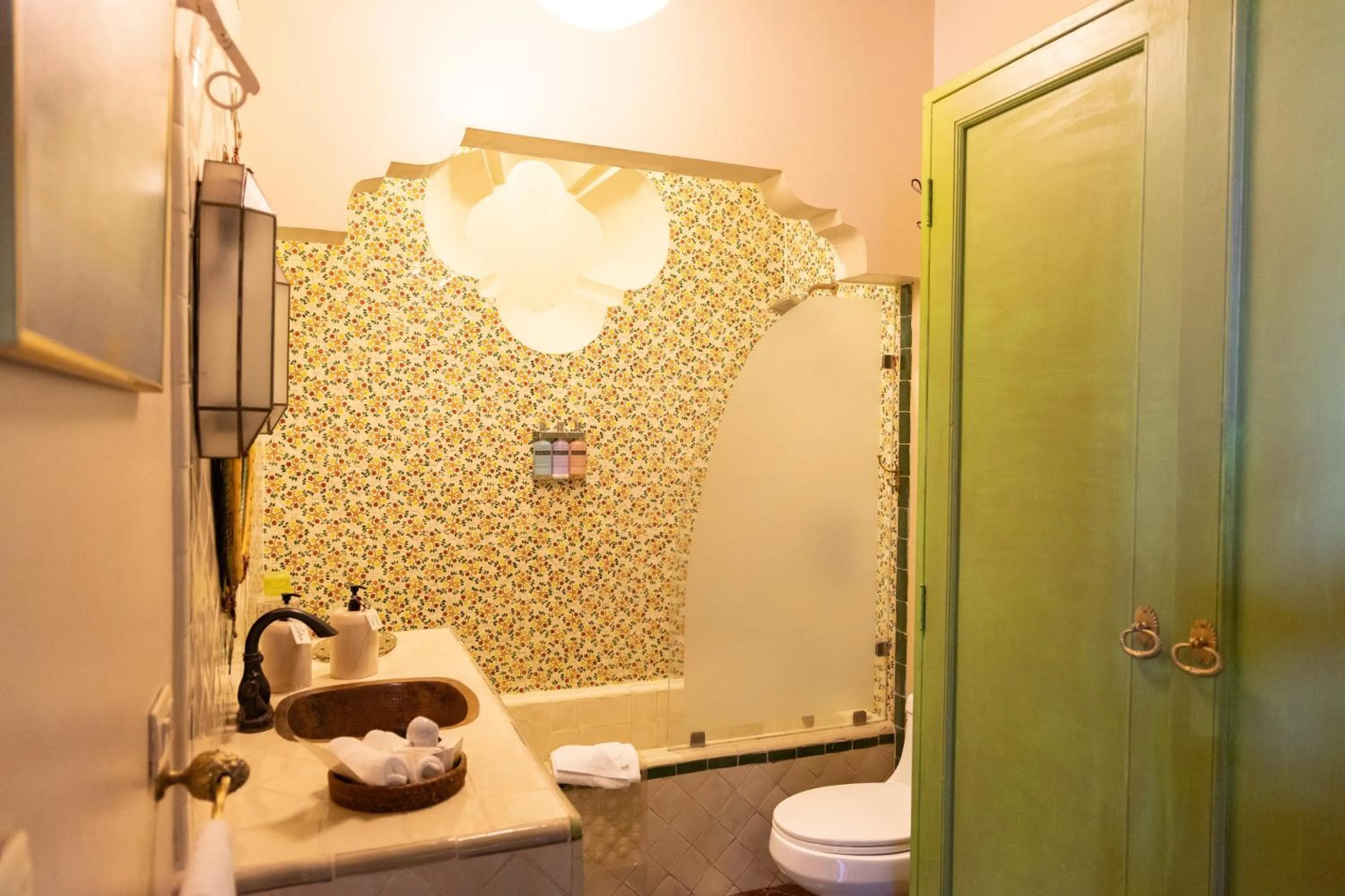 Shower in Casa Schuck Boutique Hotel