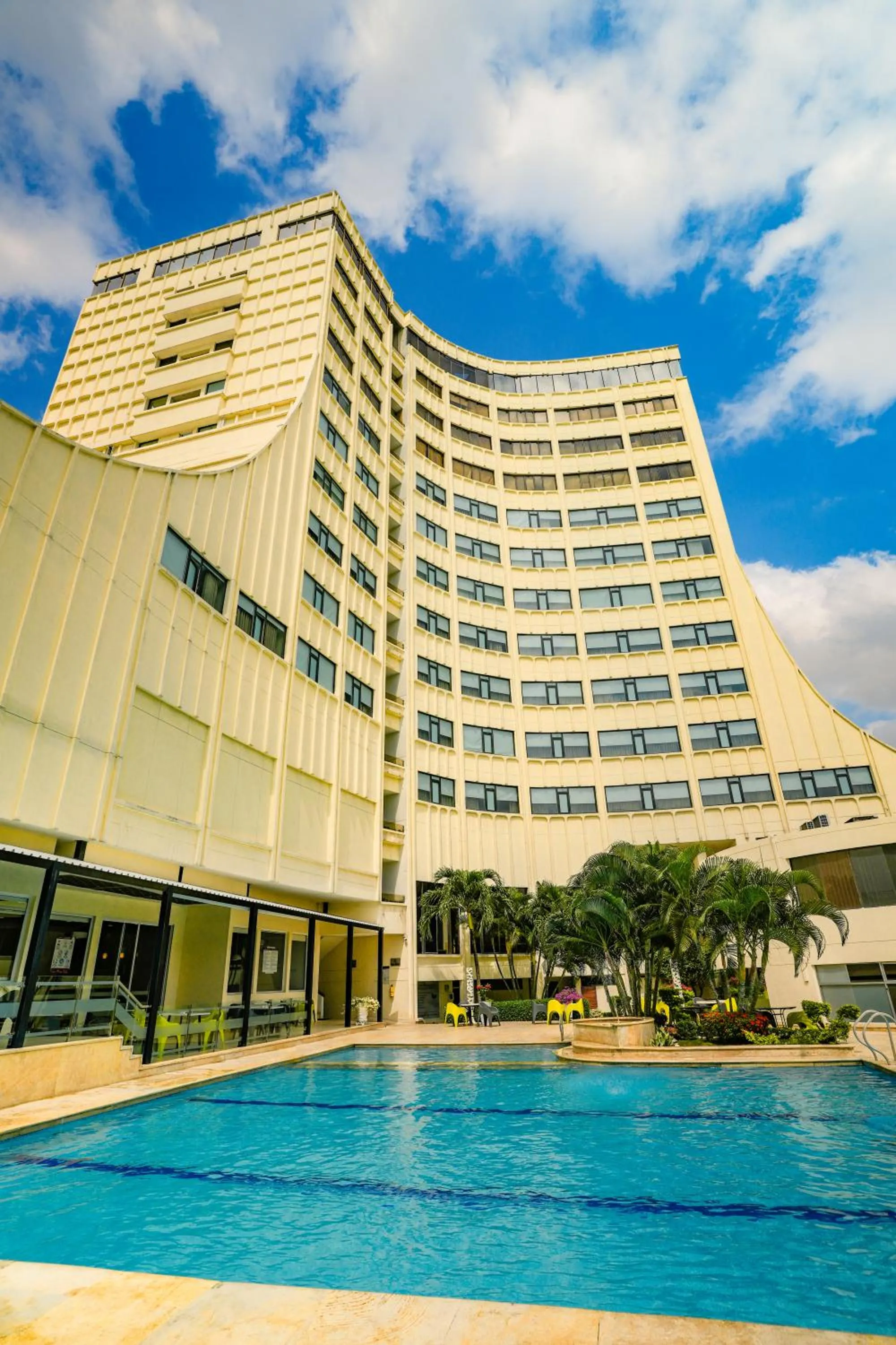 Swimming pool in Hotel Casino Internacional