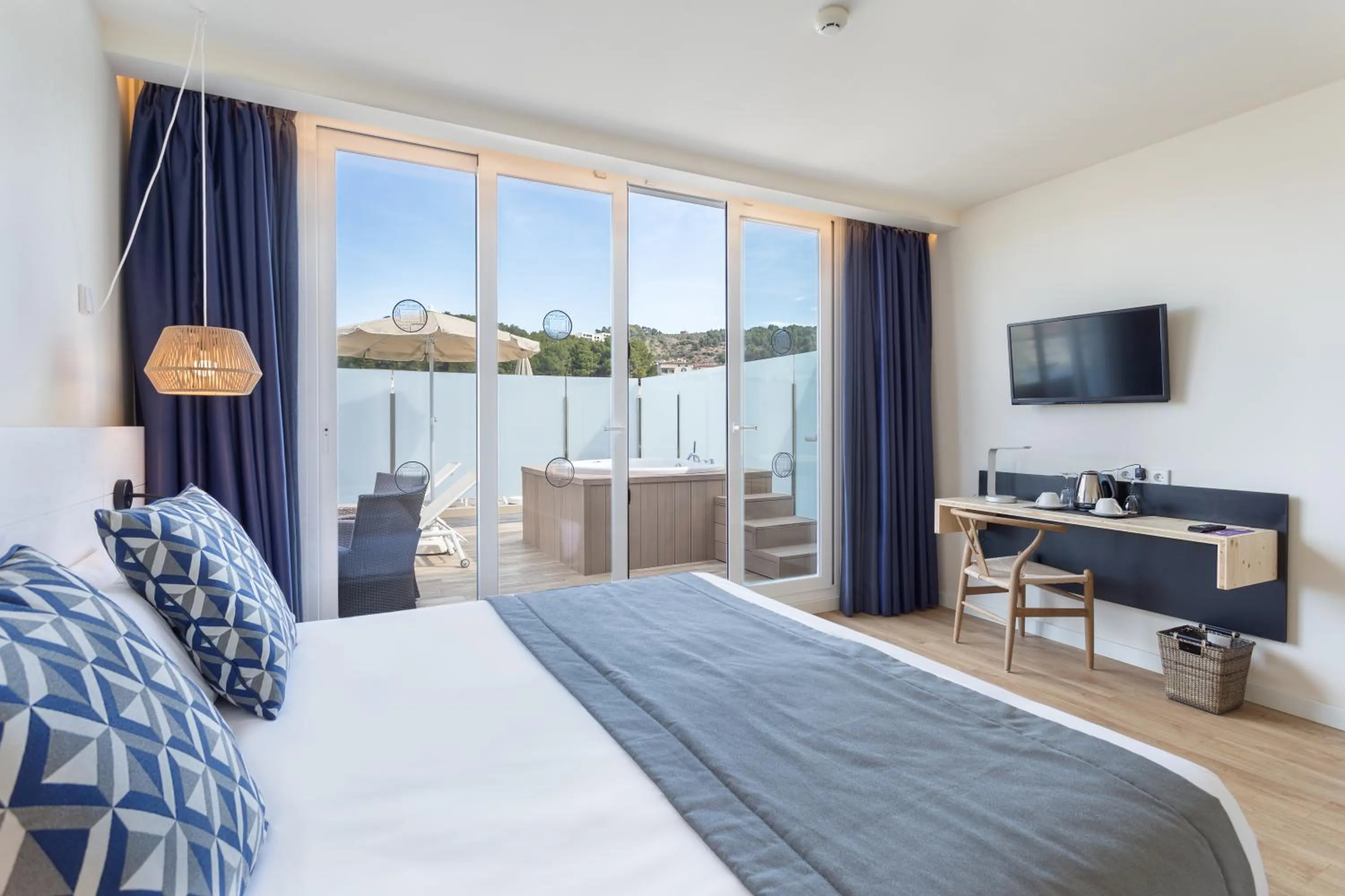 Bed in FERGUS Style Soller Beach