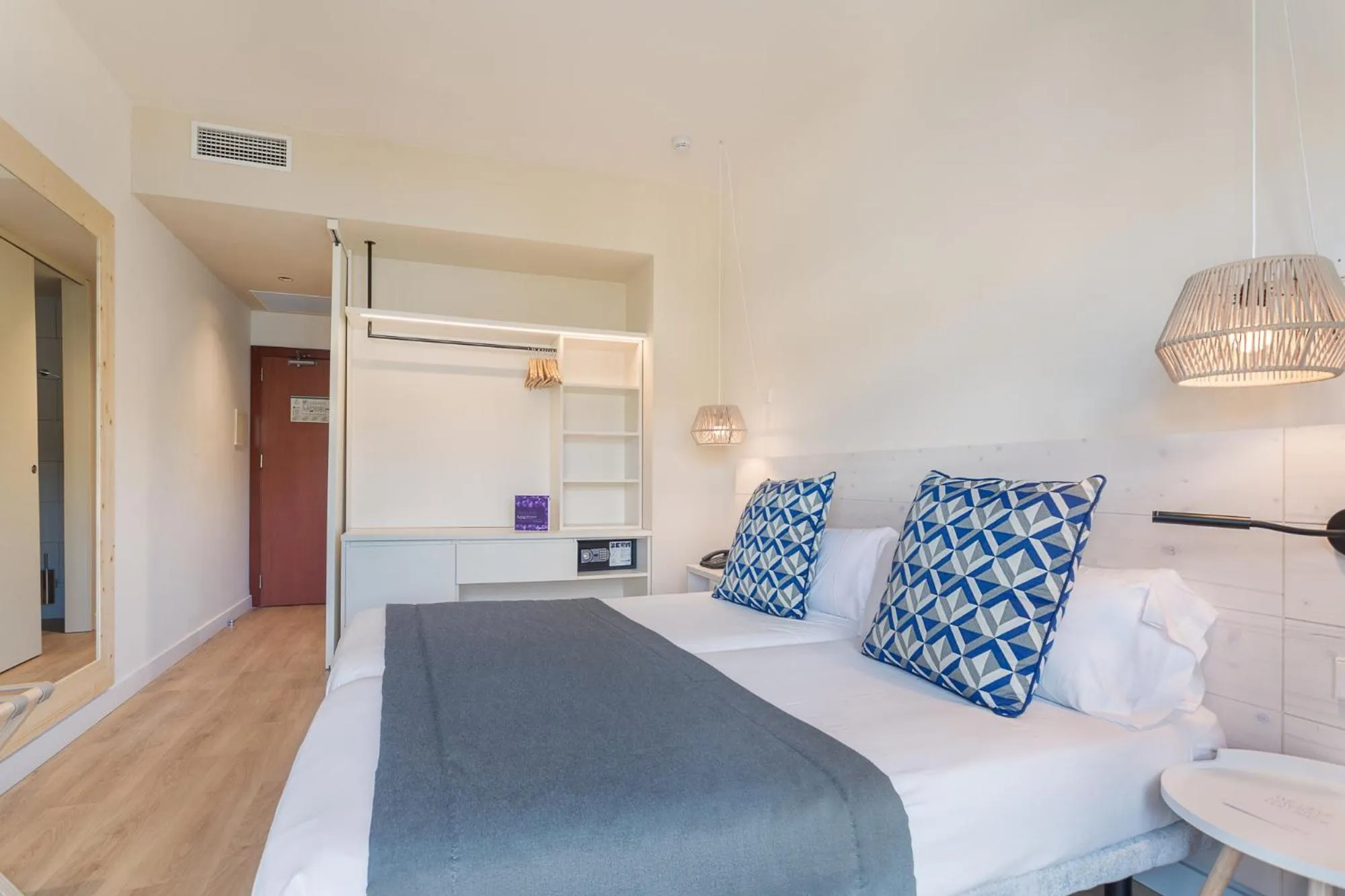 Bedroom, Bed in FERGUS Style Soller Beach