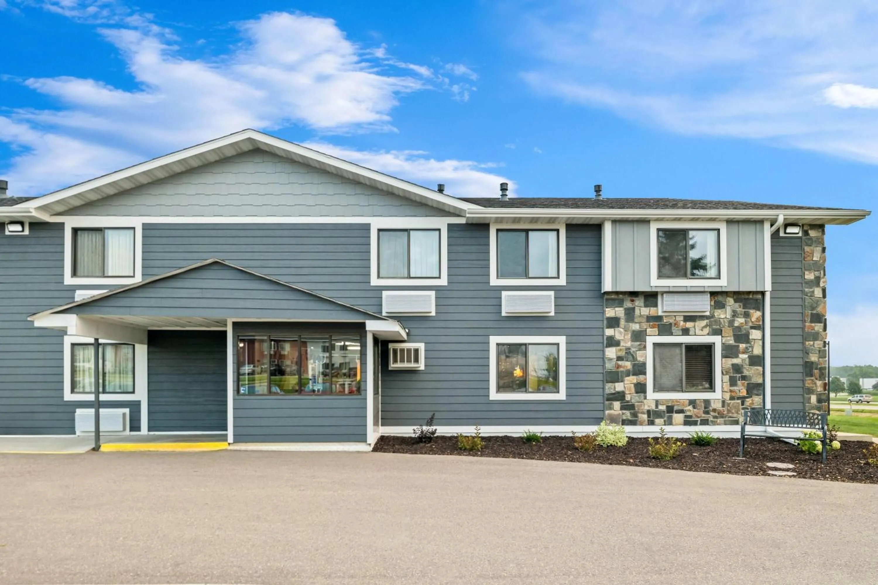 Property building in Super 8 by Wyndham Alexandria MN