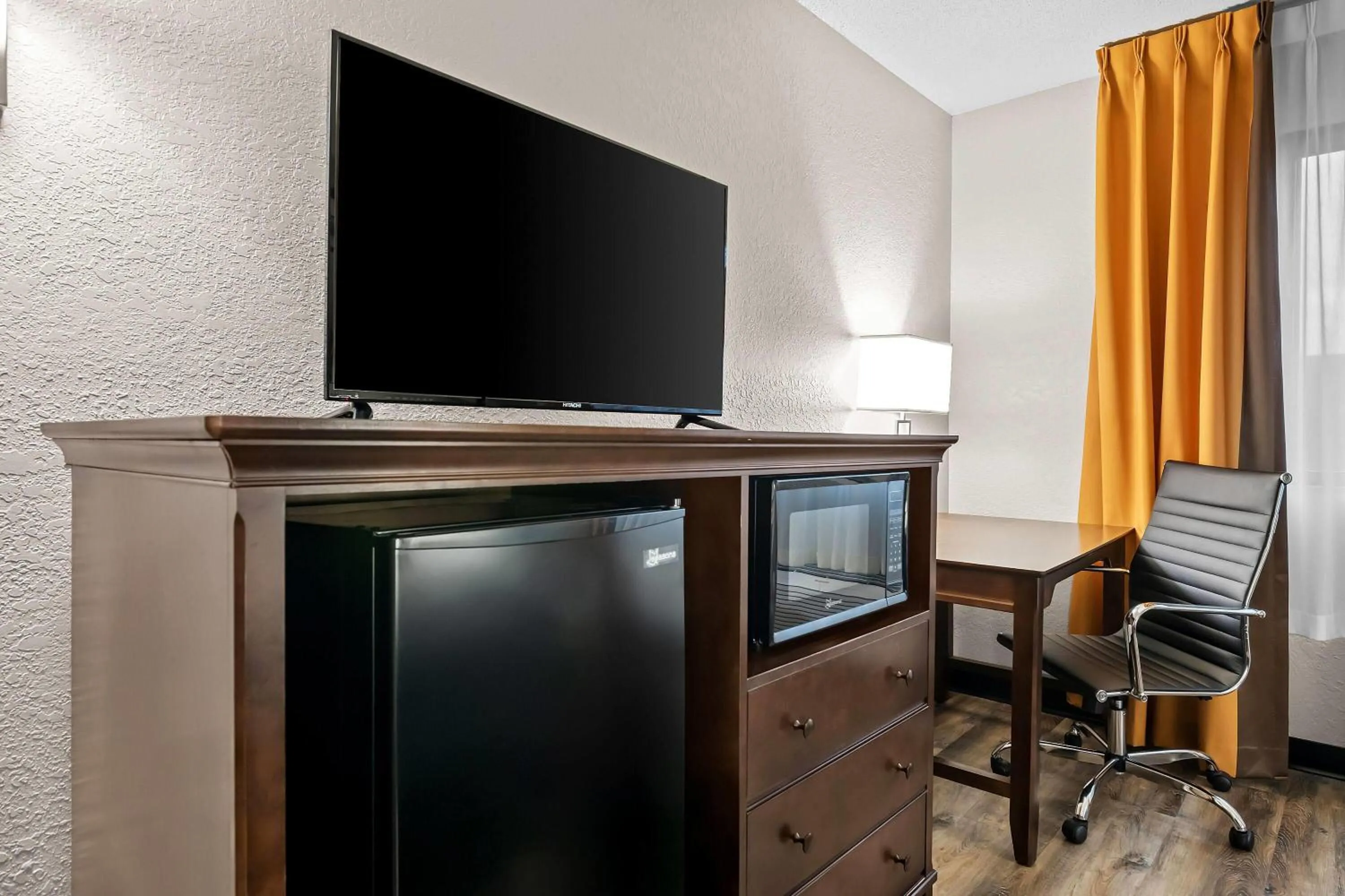 Bed in Super 8 by Wyndham Alexandria MN