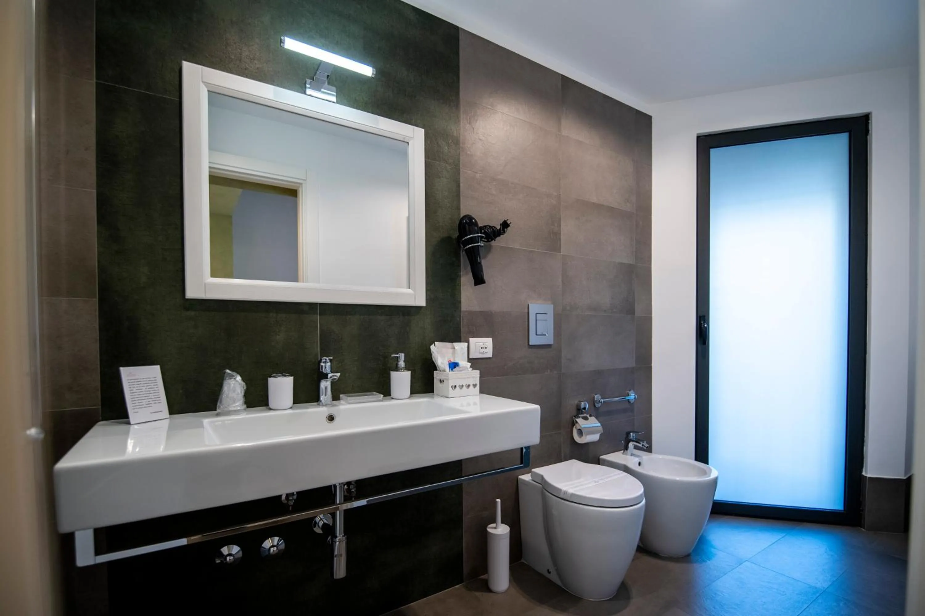 Bathroom in Mercatello Bed and Breakfast