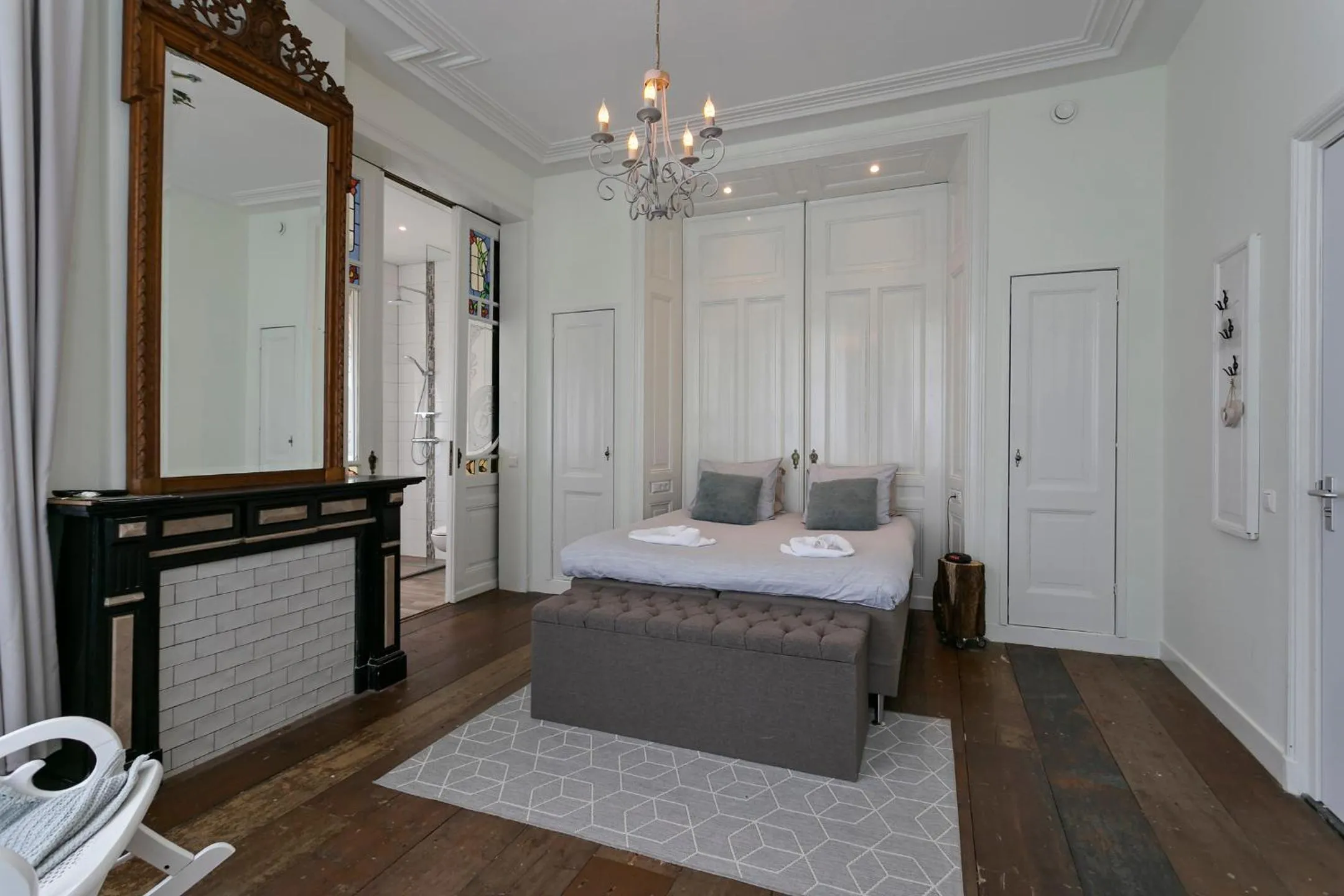 Photo of the whole room, Bed in Hotel Heere