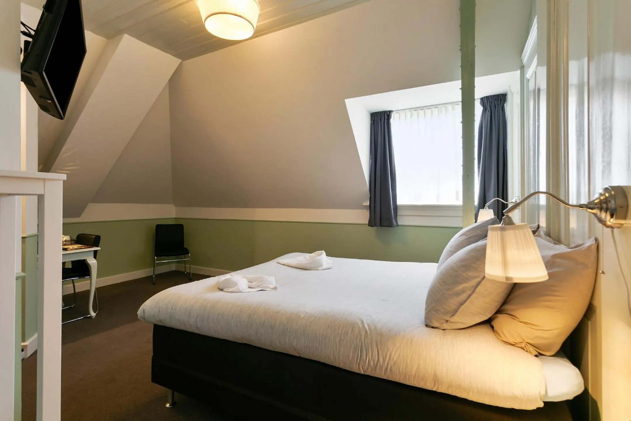 Photo of the whole room, Bed in Hotel Heere