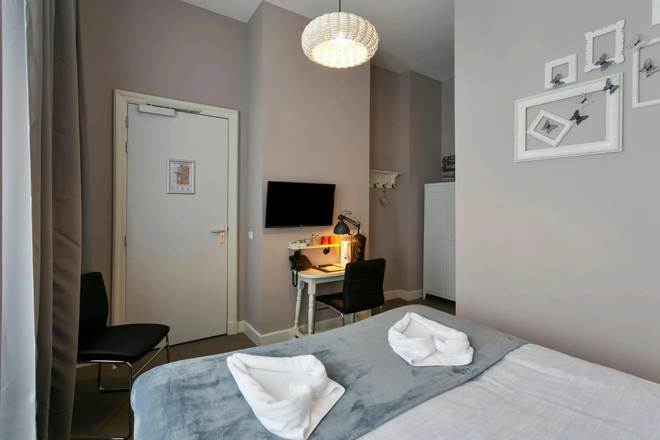 Photo of the whole room, Bed in Hotel Heere