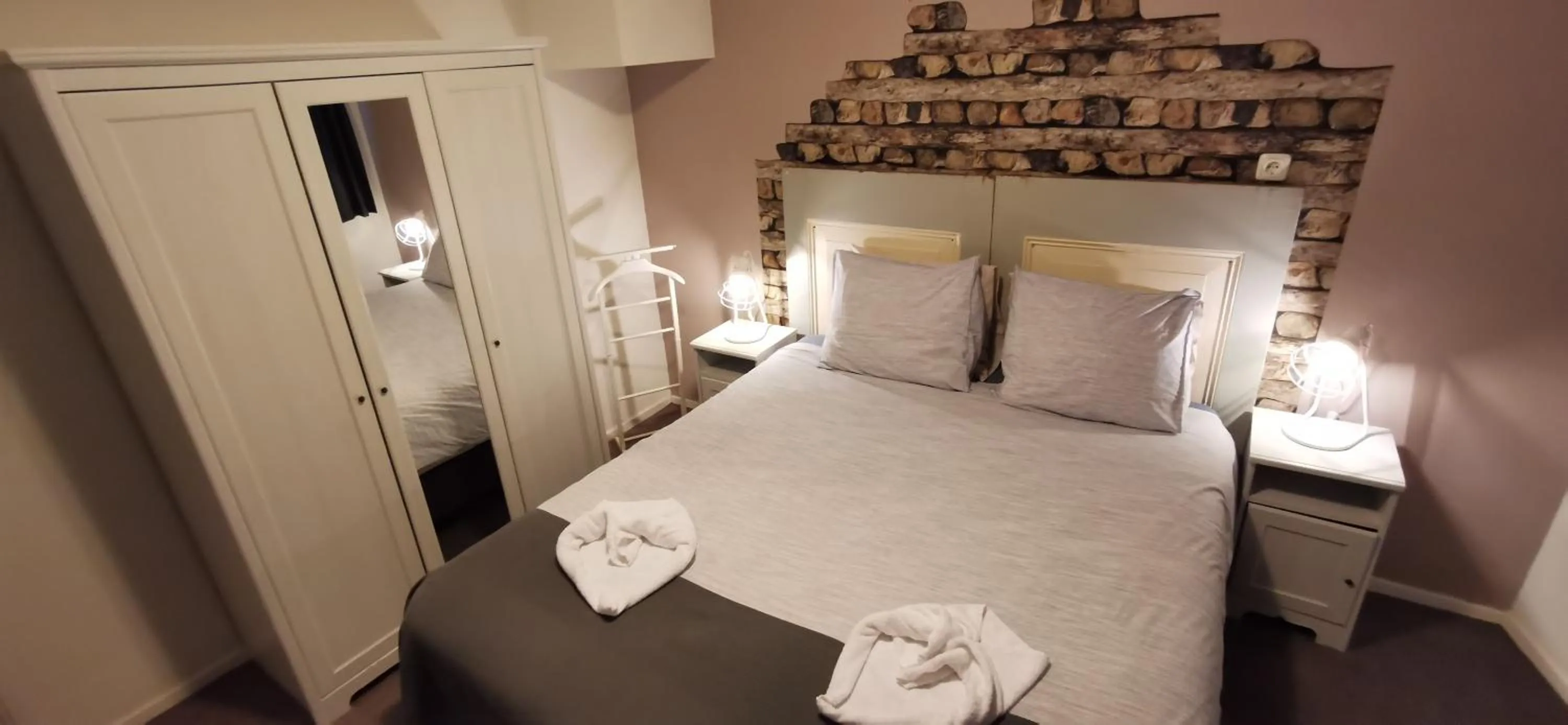 Photo of the whole room, Bed in Hotel Heere