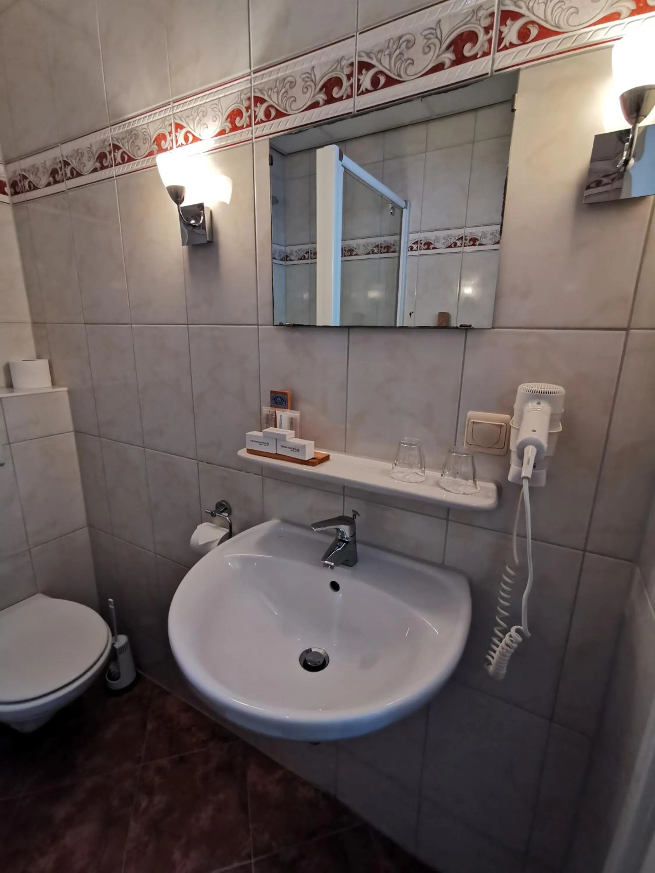 Toilet in Hotel Heere