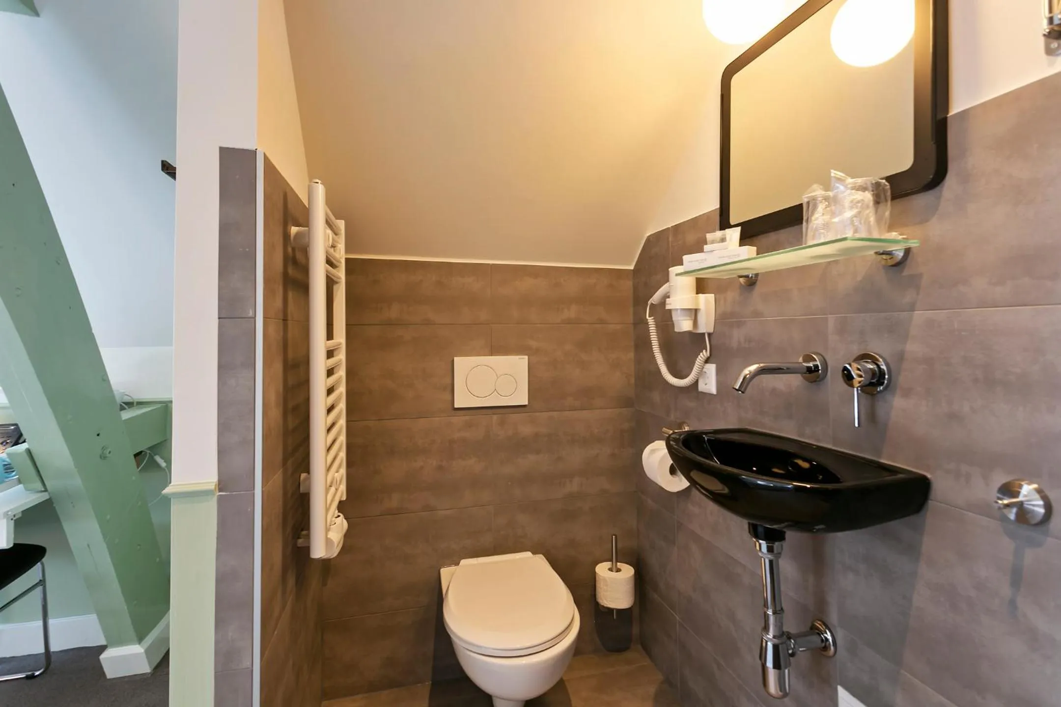 Toilet in Hotel Heere