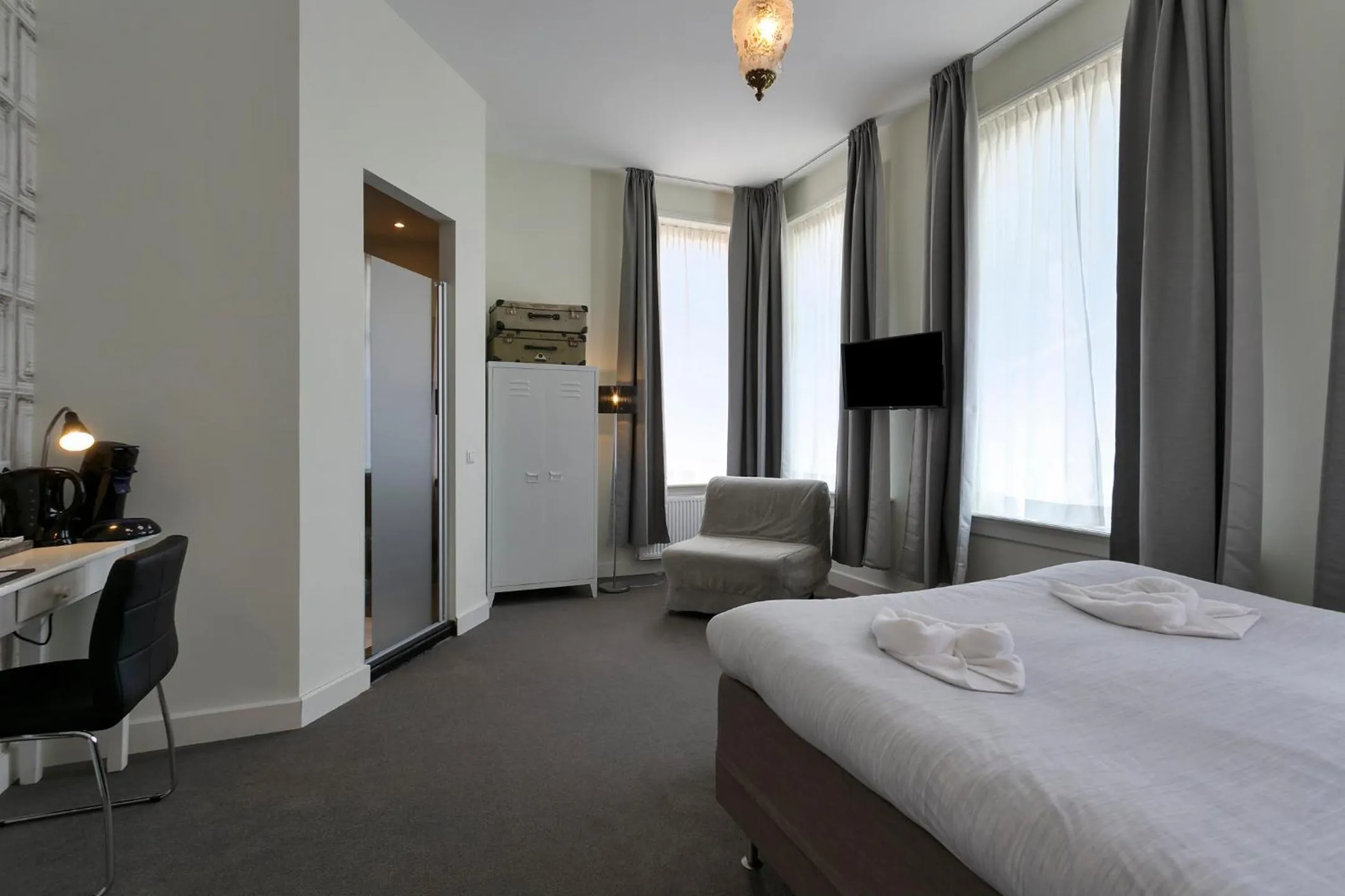 Photo of the whole room, Bed in Hotel Heere