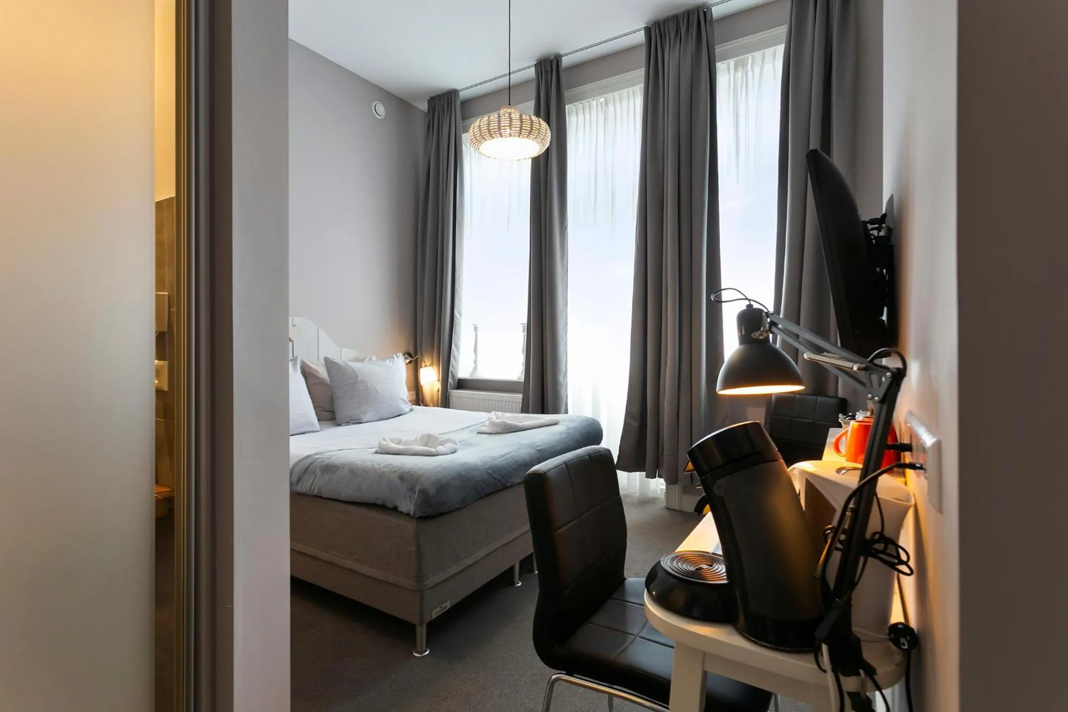 Photo of the whole room, Bed in Hotel Heere