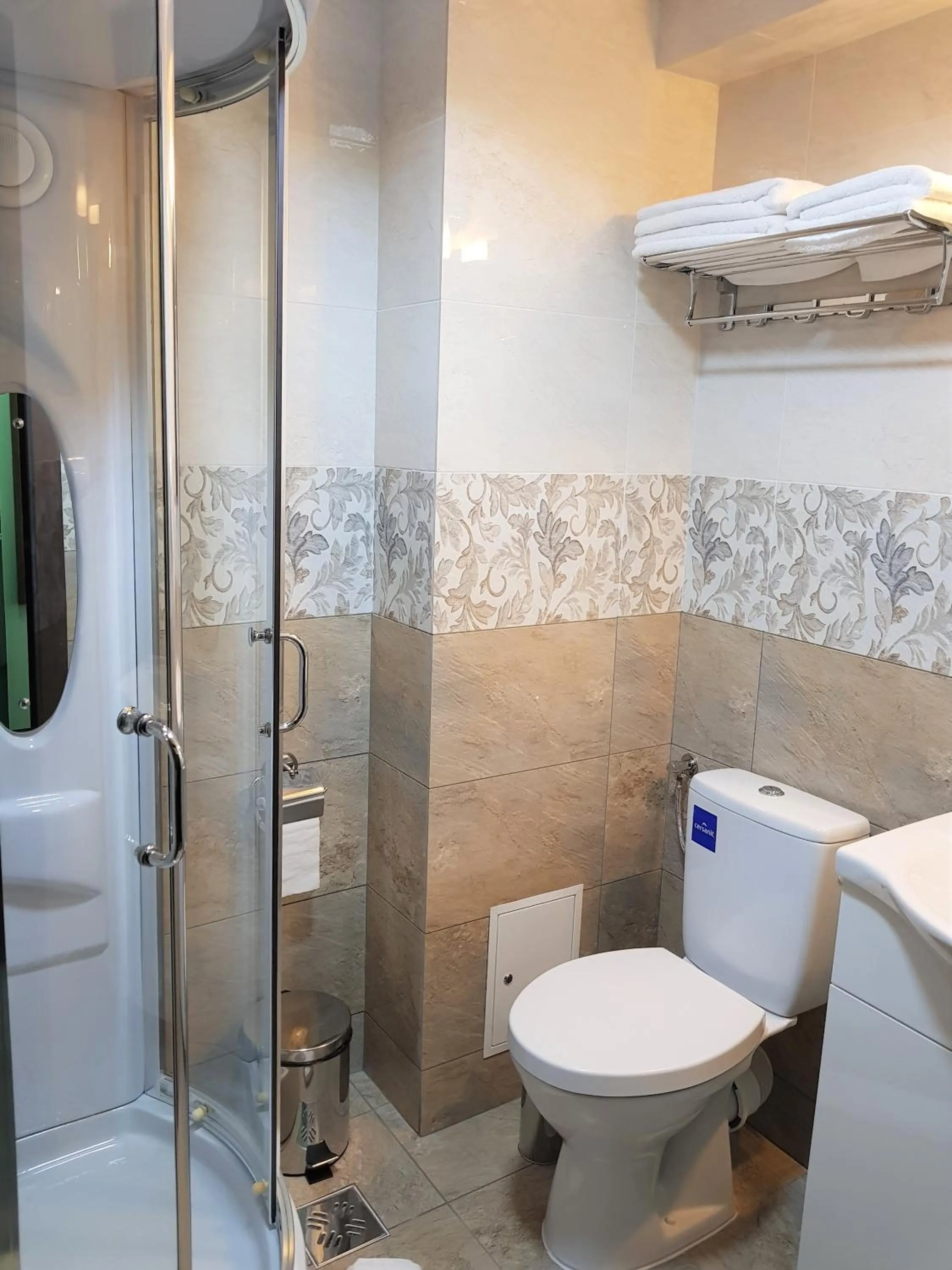 Shower in Villa Lotus