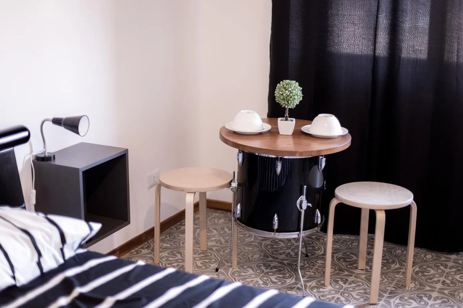 hair dresser, Bed in Quelli della via Gluck