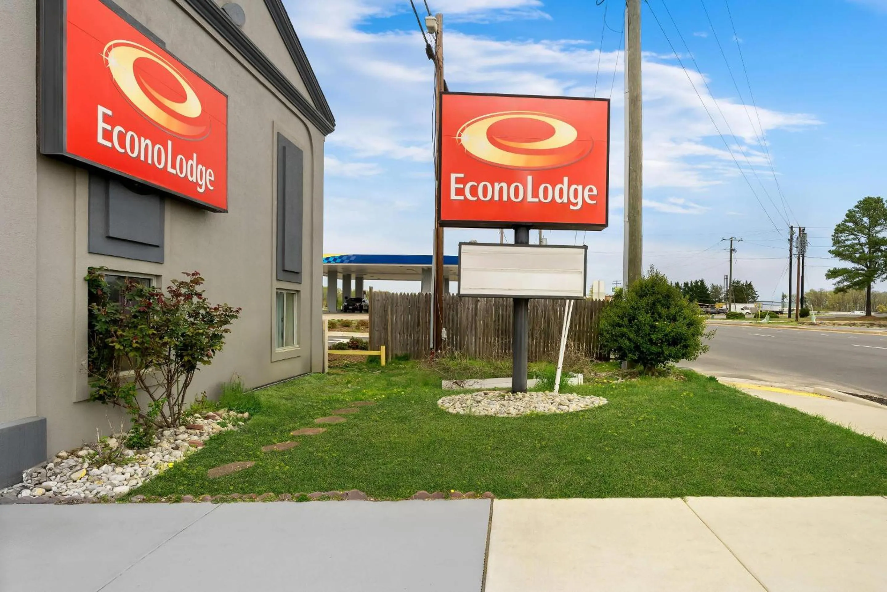 Property building in Econo Lodge Fredericksburg near I-95