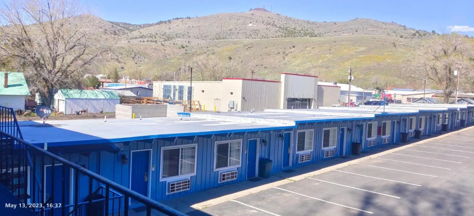 Property building in Lakeview Lodge Motel