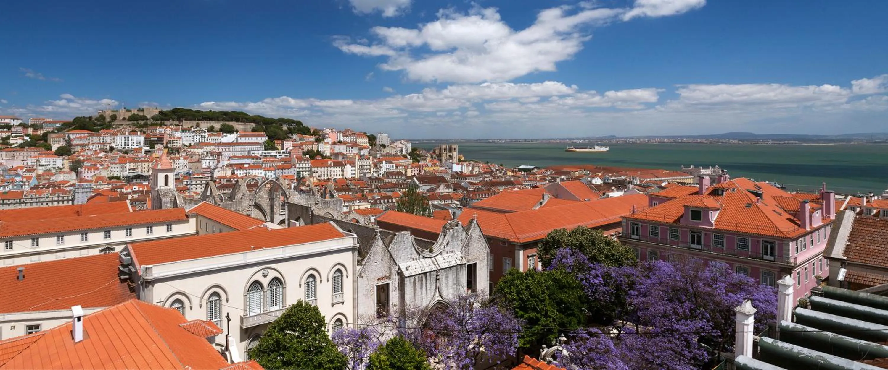 Neighbourhood in Lisboa Carmo Hotel