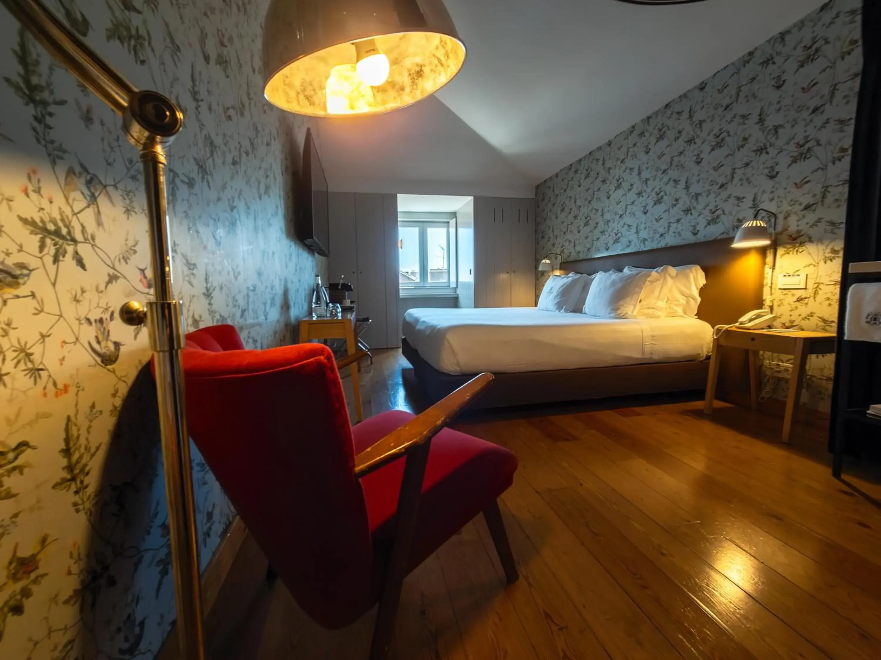 Premium Double or Twin Room with River and Castle View in Lisboa Carmo Hotel Premium Double or Twin Room with River and Castle View in Lisboa Carmo Hotel