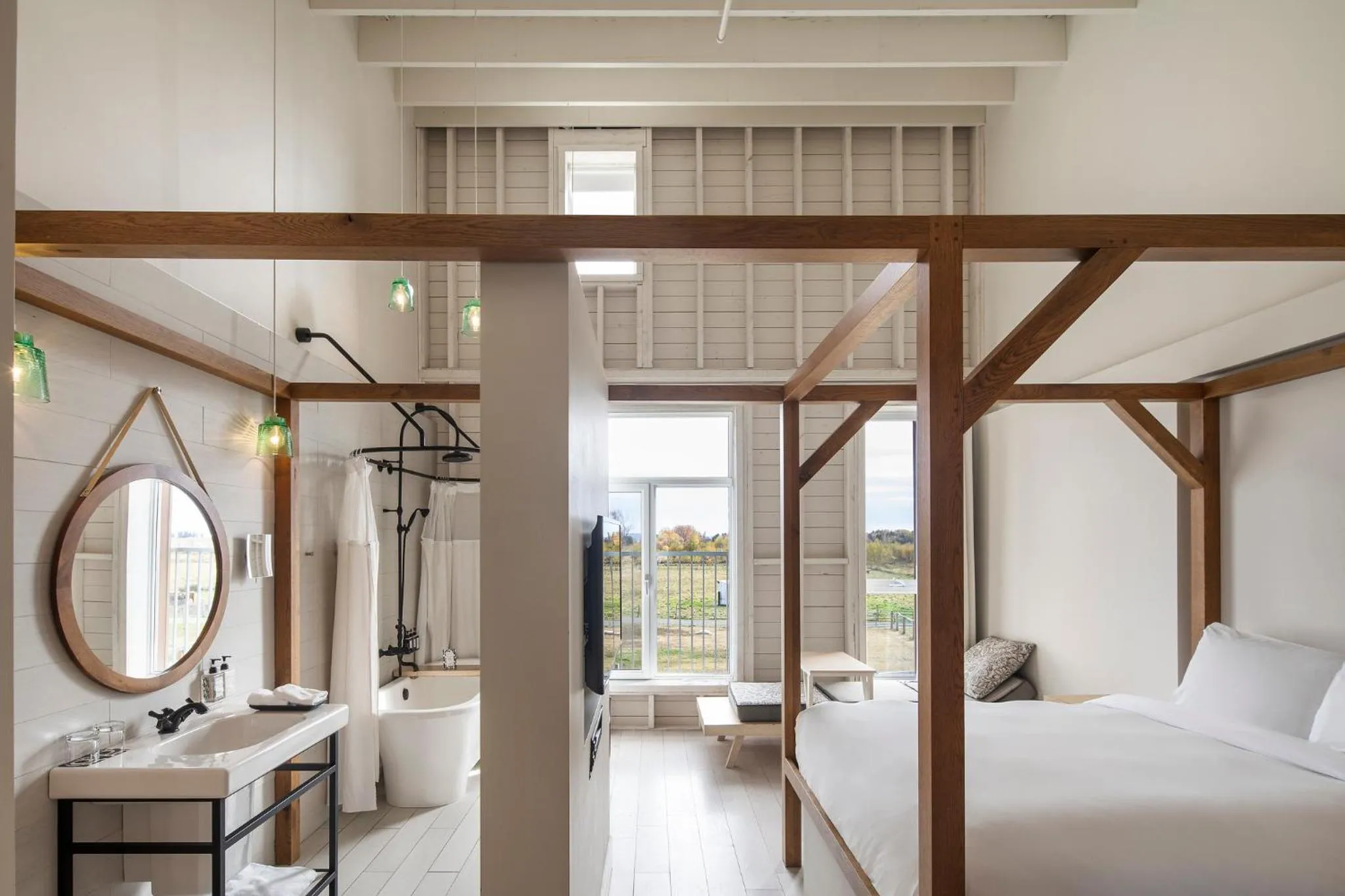 Bed in Hôtel & Spa Le Germain Charlevoix