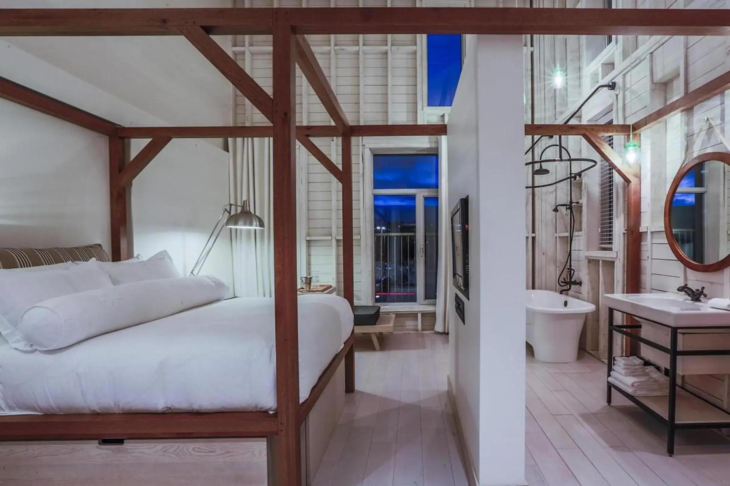 Superior Queen with View, Clos Building in Hôtel & Spa Le Germain Charlevoix Superior Queen with View, Clos Building in Hôtel & Spa Le Germain Charlevoix