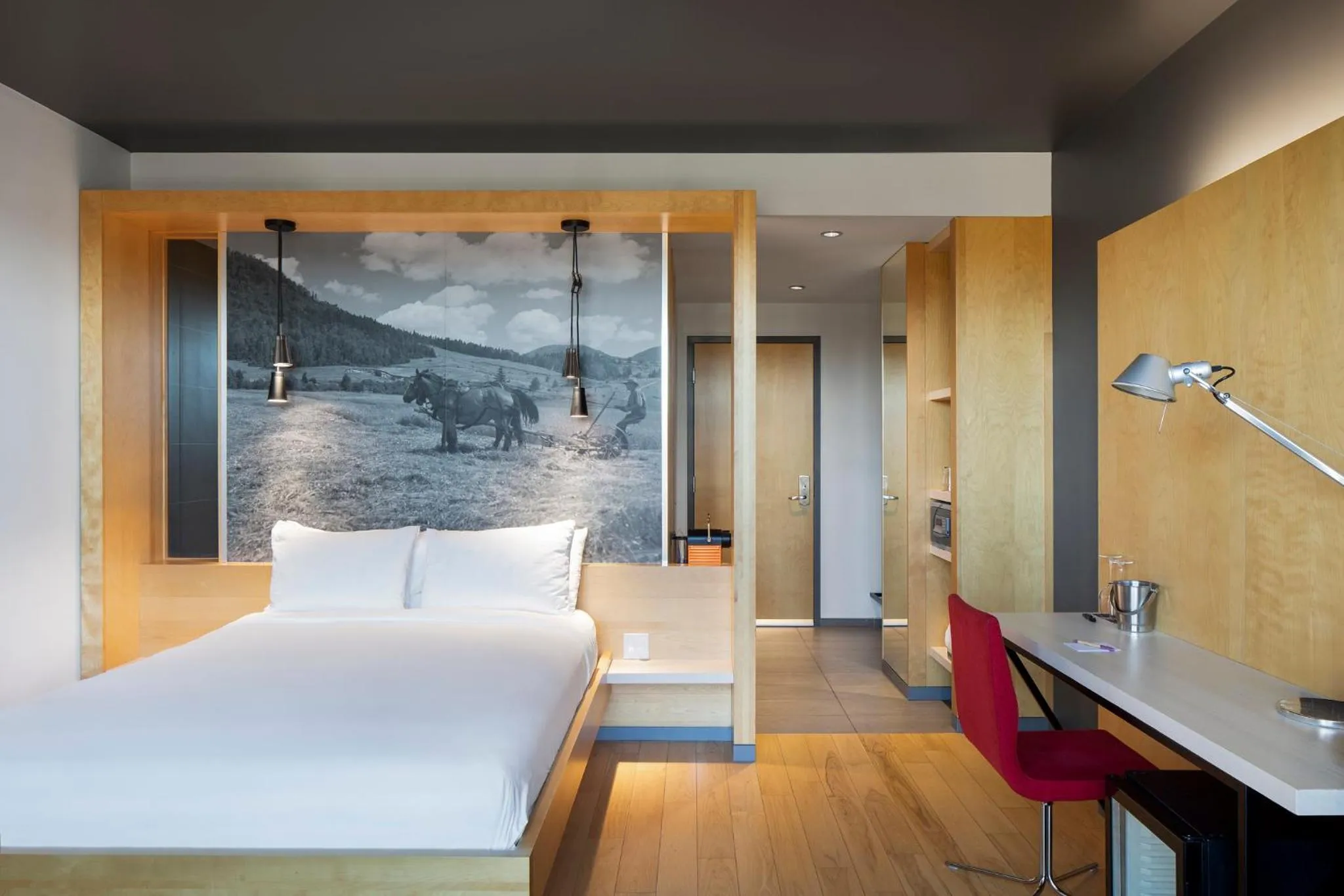 Bed in Hôtel & Spa Le Germain Charlevoix