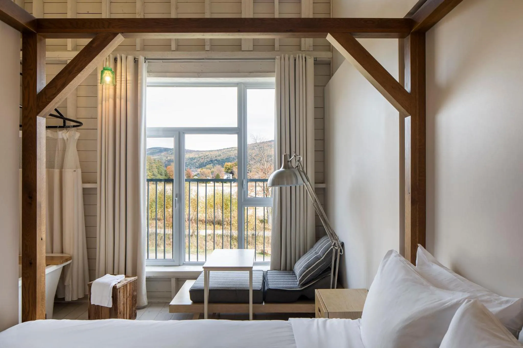 Bed in Hôtel & Spa Le Germain Charlevoix