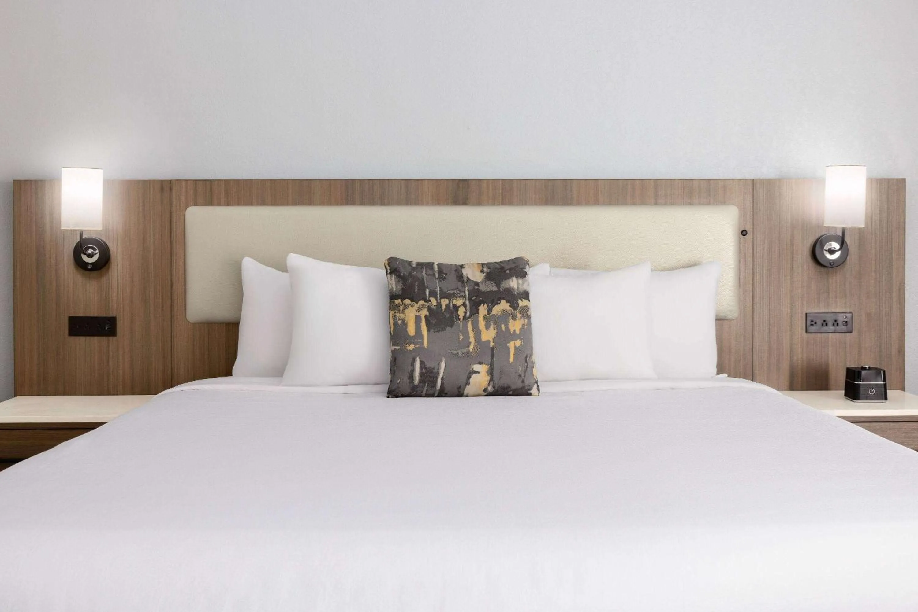 Photo of the whole room, Bed in La Quinta by Wyndham Atlanta South - Newnan