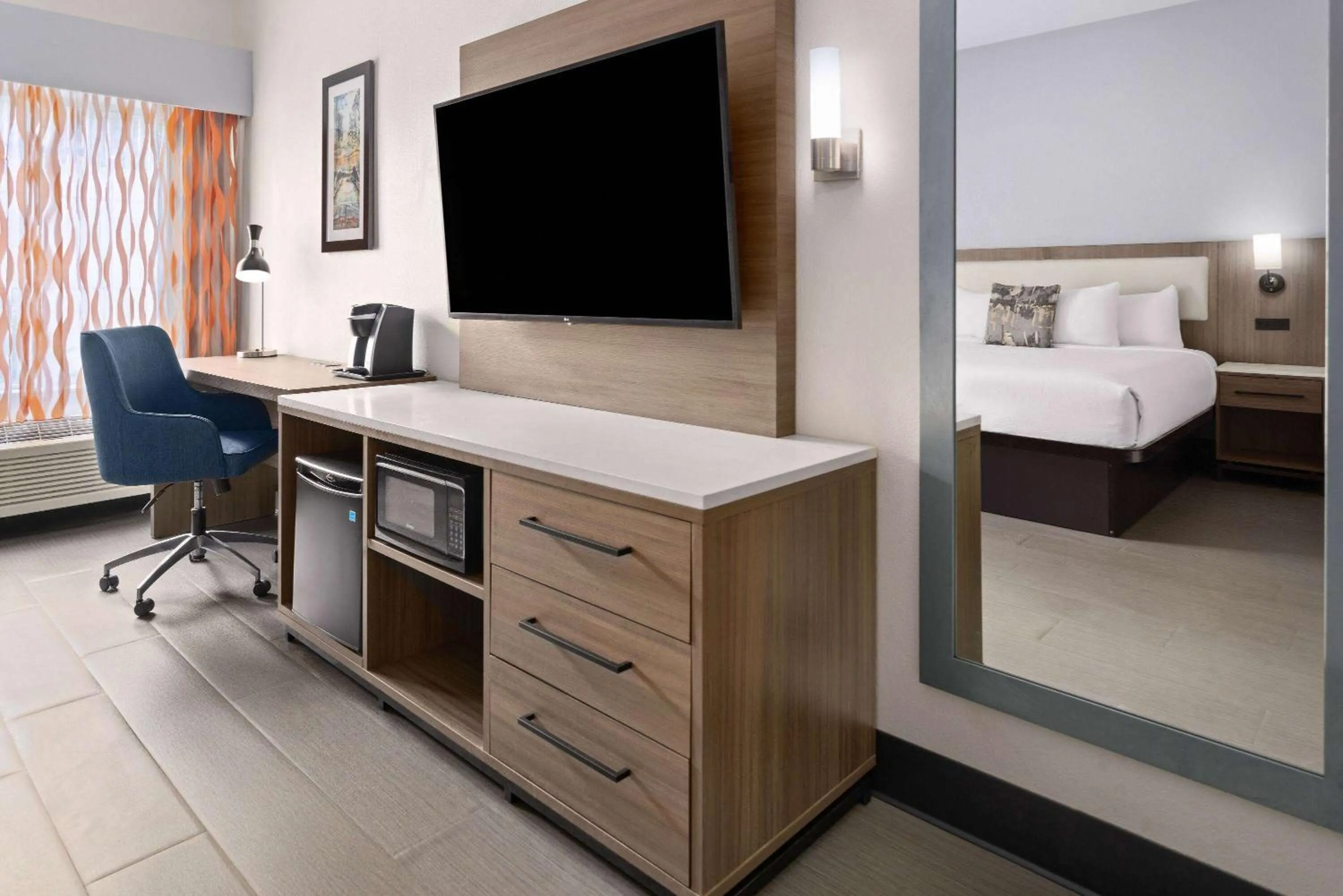 Photo of the whole room, Bed in La Quinta by Wyndham Atlanta South - Newnan