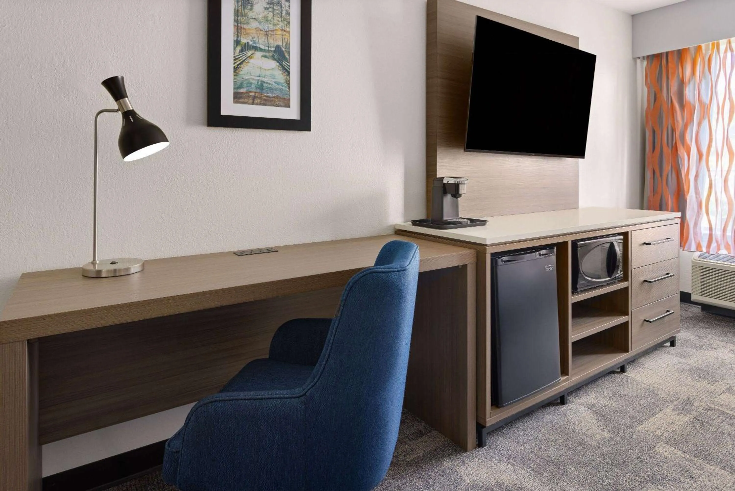 Photo of the whole room in La Quinta by Wyndham Atlanta South - Newnan