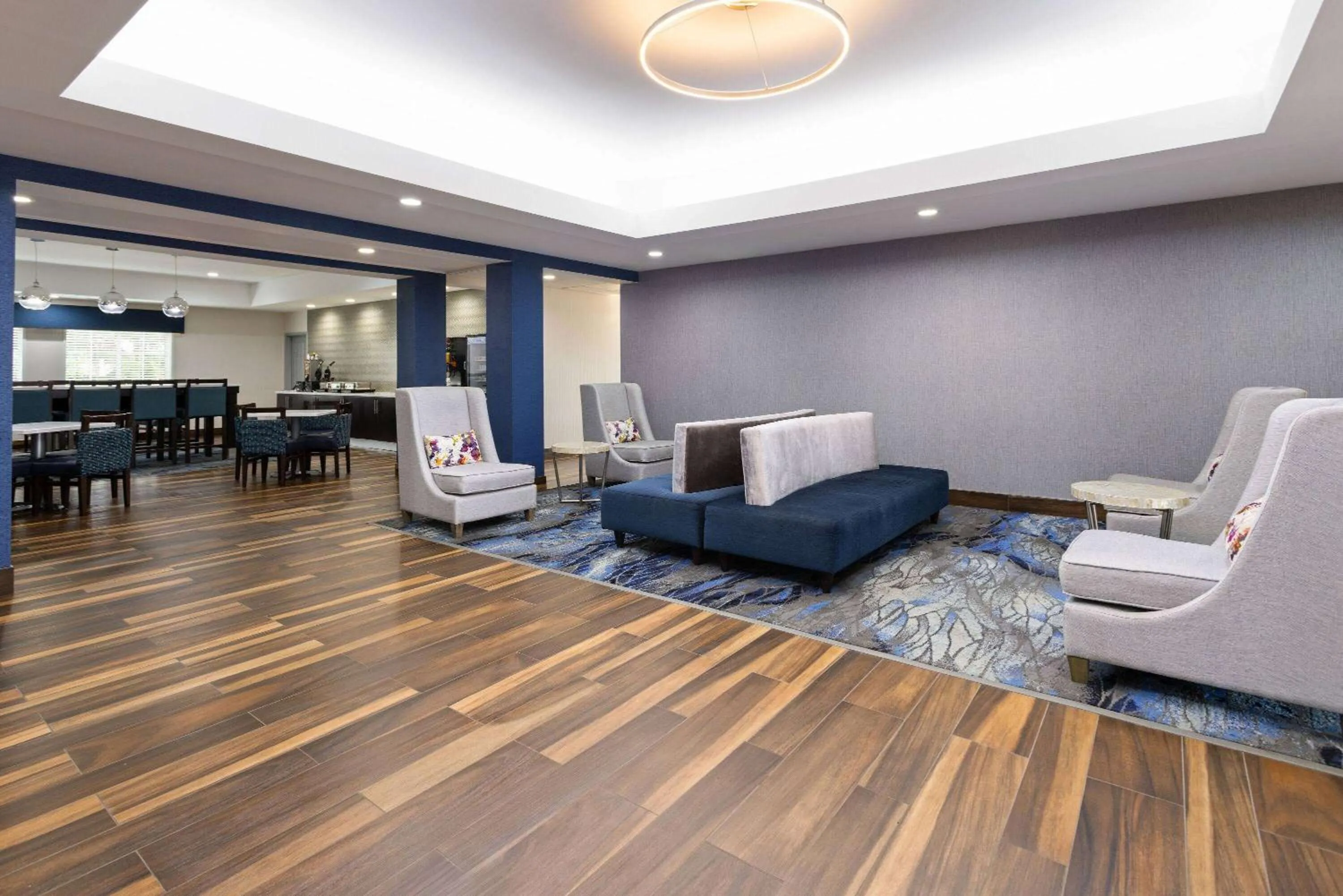 Lobby or reception in La Quinta by Wyndham Atlanta South - Newnan