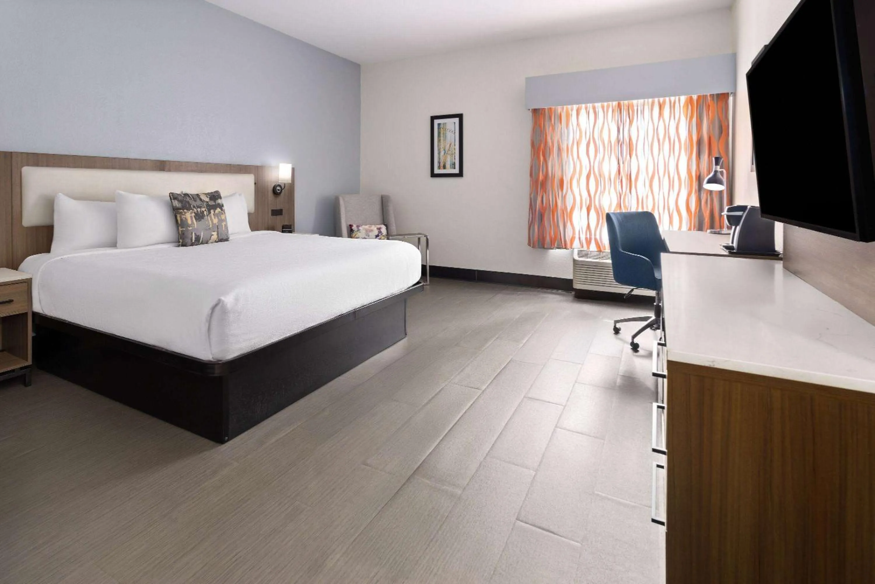 Photo of the whole room, Bed in La Quinta by Wyndham Atlanta South - Newnan