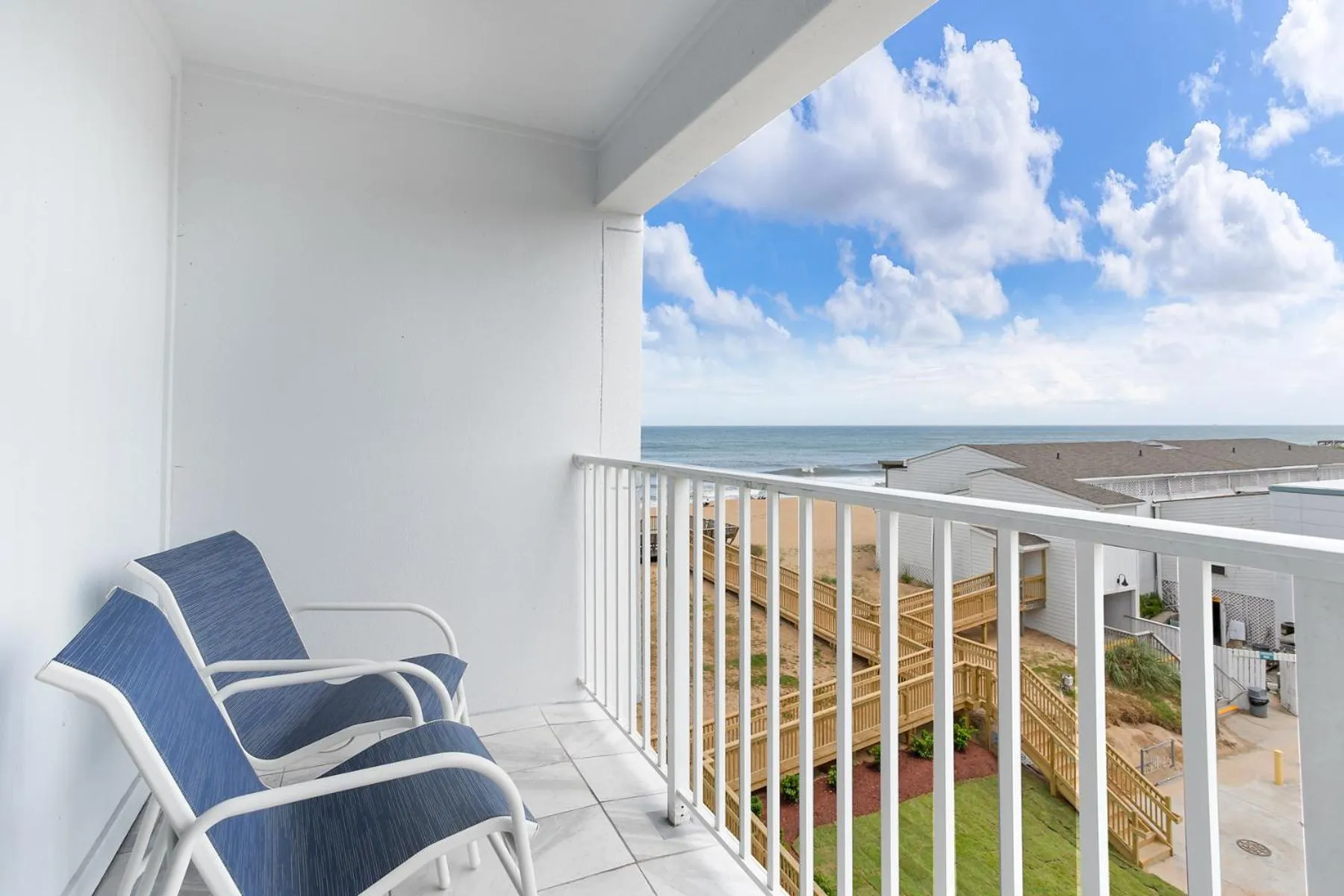 Balcony/Terrace in John Yancey Oceanfront Inn