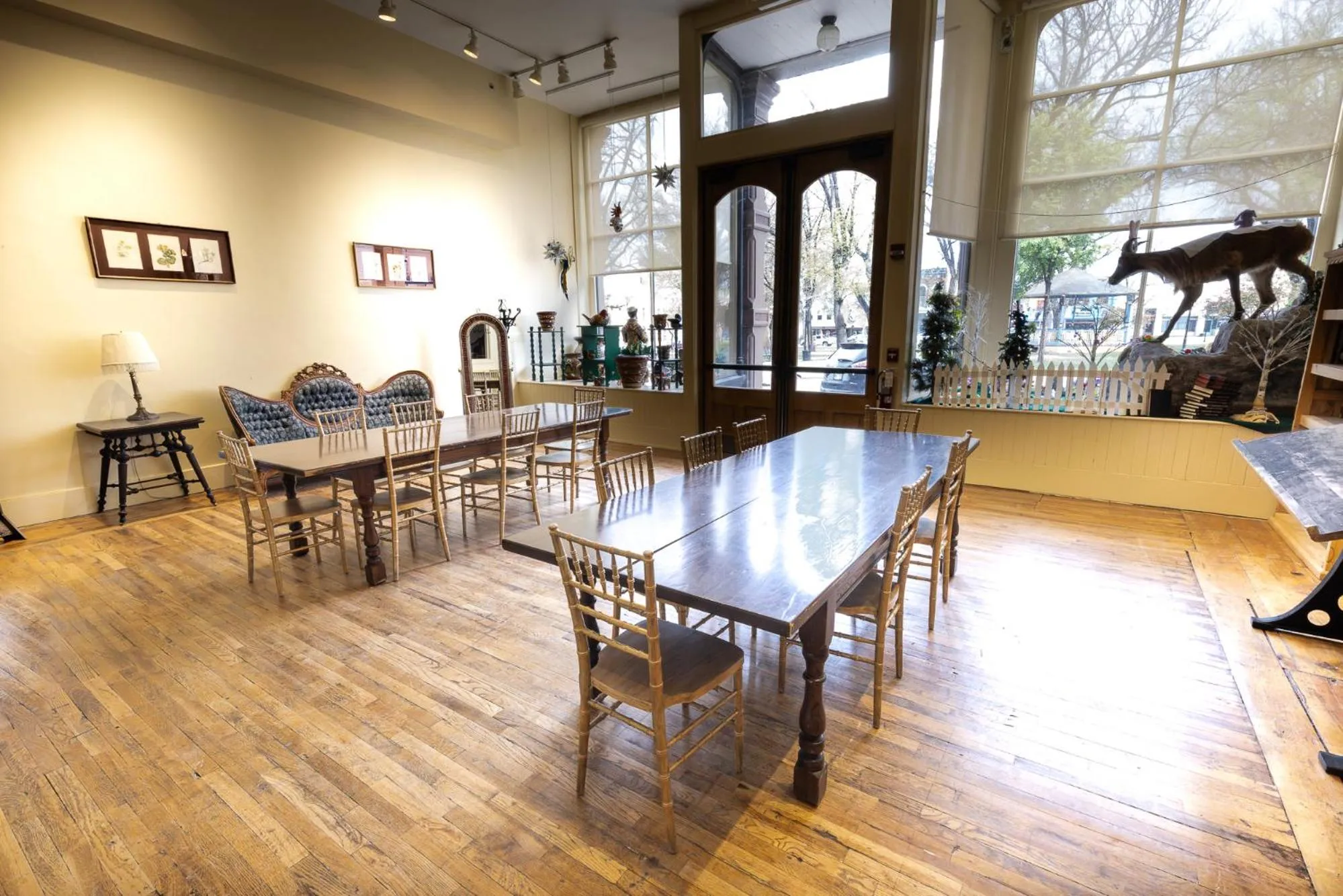 Library in Historic Plaza Hotel