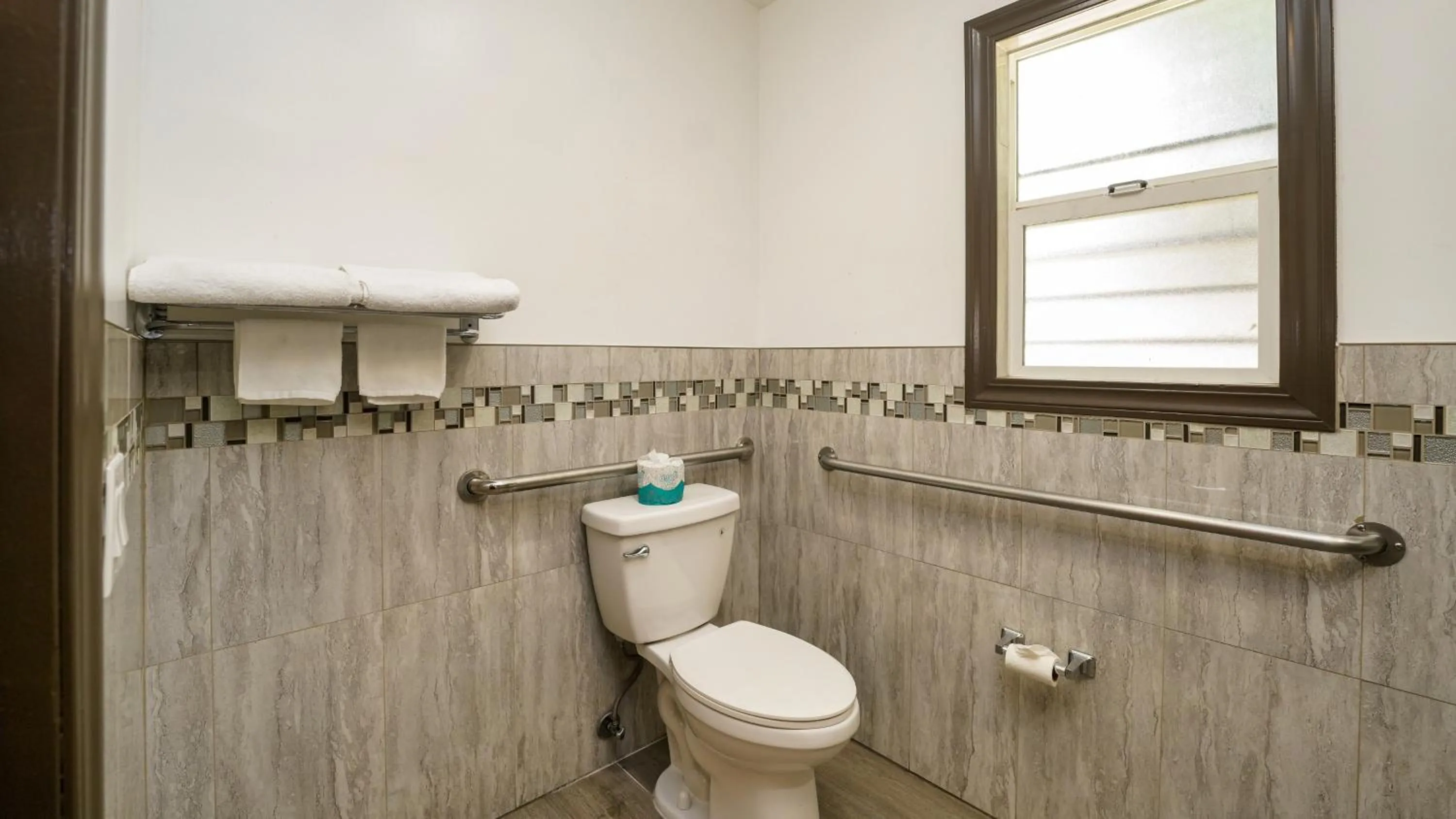 Shower in Americas Best Value Inn, Antioch