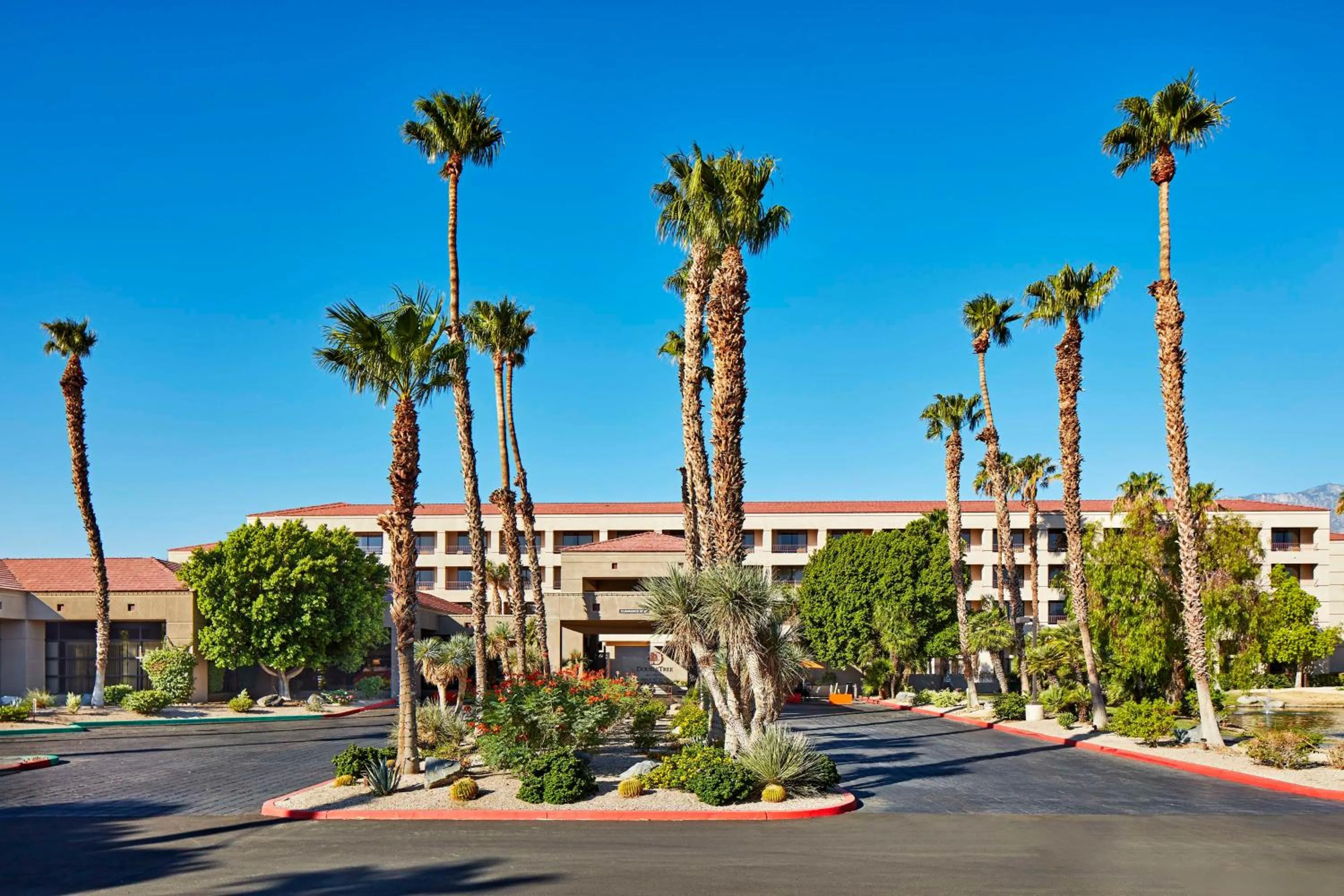 Property building in DoubleTree by Hilton Golf Resort Palm Springs