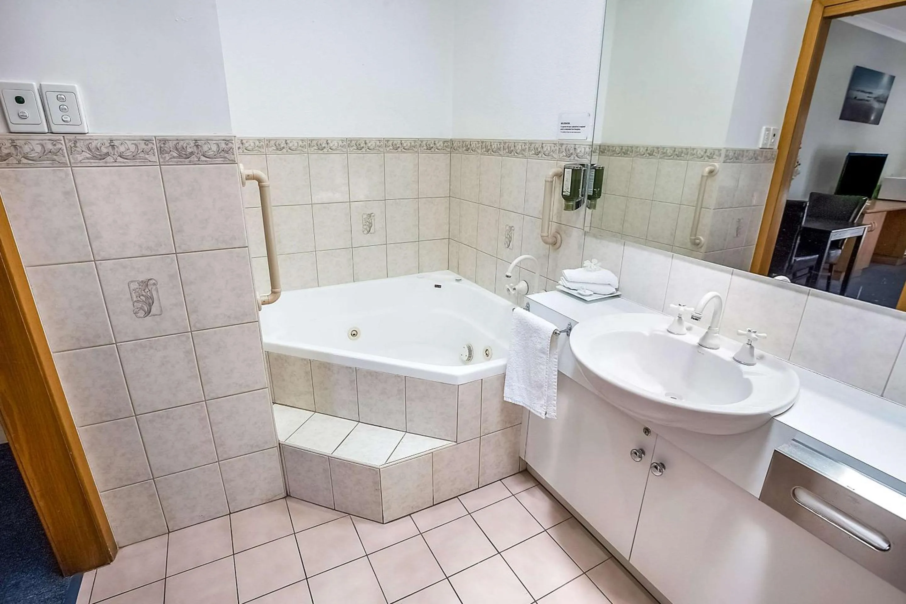 Bedroom in Comfort Inn May Park