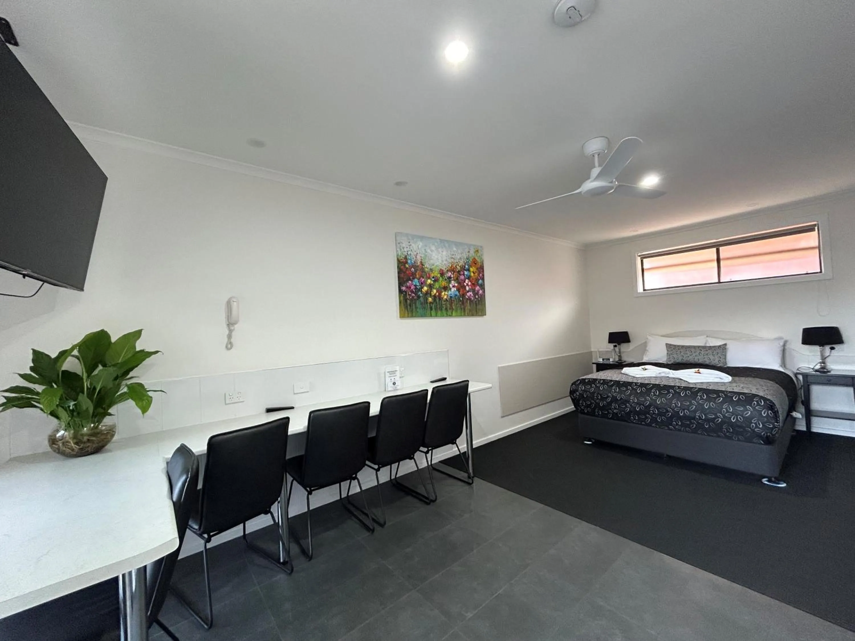 Bedroom, Bed in Comfort Inn May Park